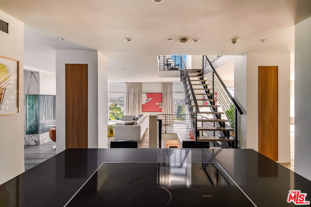 Los Angeles, California, 90069, United States, 4 Bedrooms Bedrooms, ,5 BathroomsBathrooms,Residential,For Sale,1759770