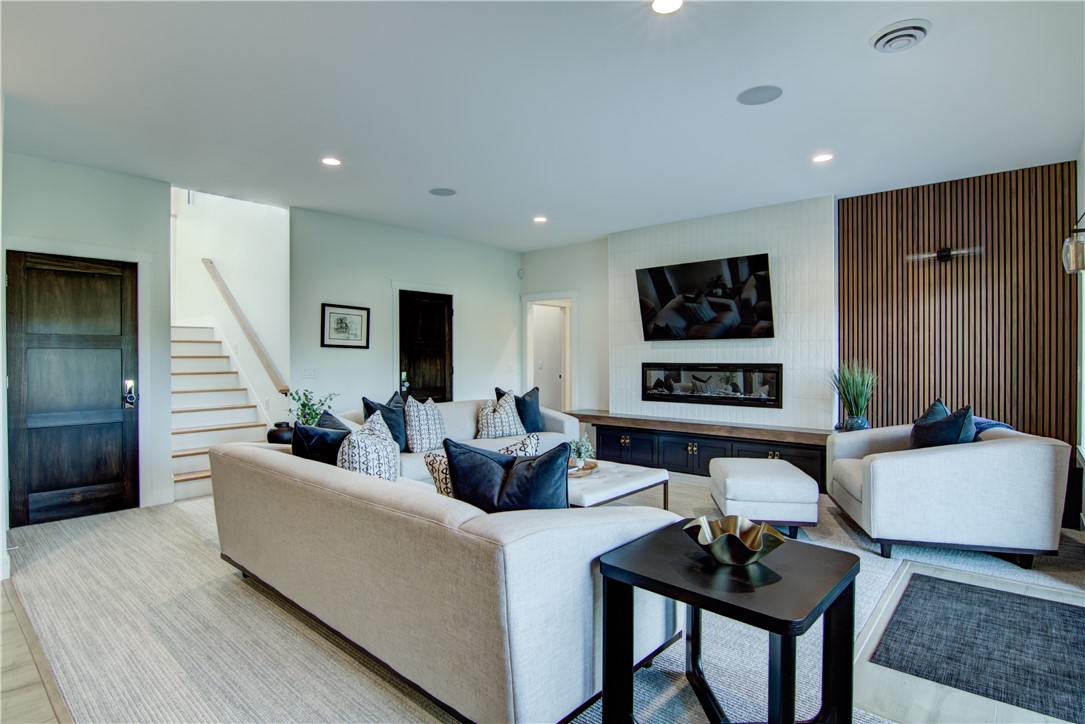 Eleva, Wisconsin, 54738, United States, 5 Bedrooms Bedrooms, ,4 BathroomsBathrooms,Residential,For Sale,1981879