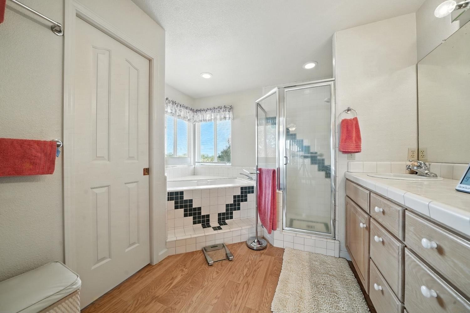 Wallace, California, 95254, United States, 4 Bedrooms Bedrooms, ,3 BathroomsBathrooms,Residential,For Sale,1976011