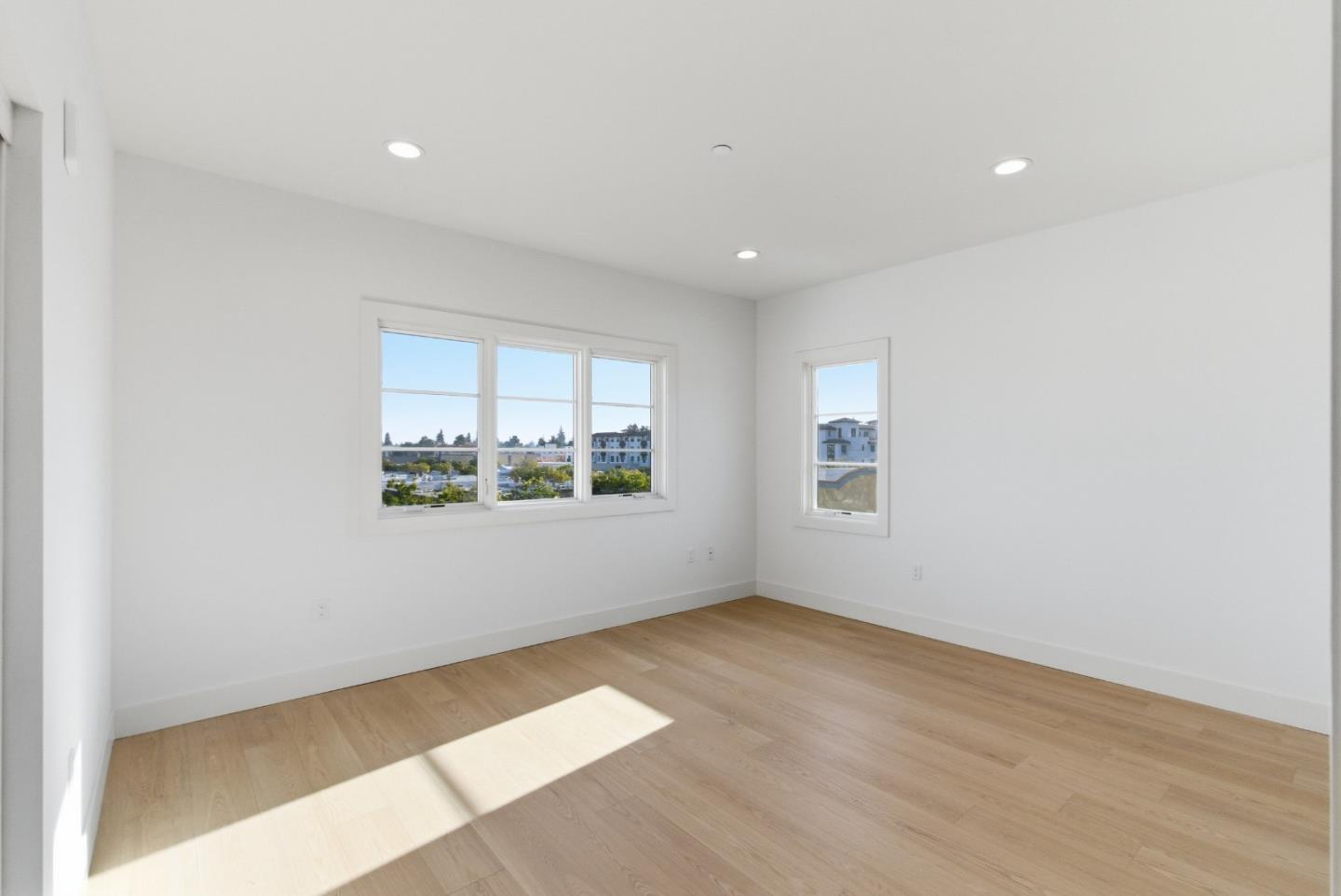 San Carlos, California, 94070, United States, 2 Bedrooms Bedrooms, ,2 BathroomsBathrooms,Residential,For Sale,2002973