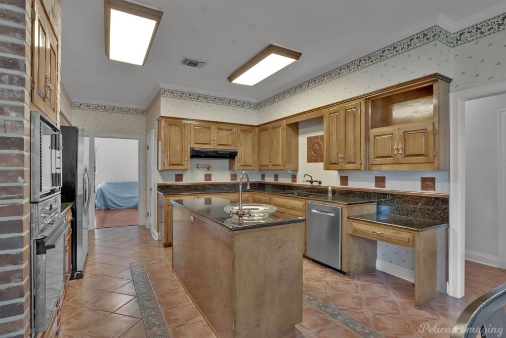 Shreveport, Louisiana, 71106, United States, 4 Bedrooms Bedrooms, ,4 BathroomsBathrooms,Residential,For Sale,1767240