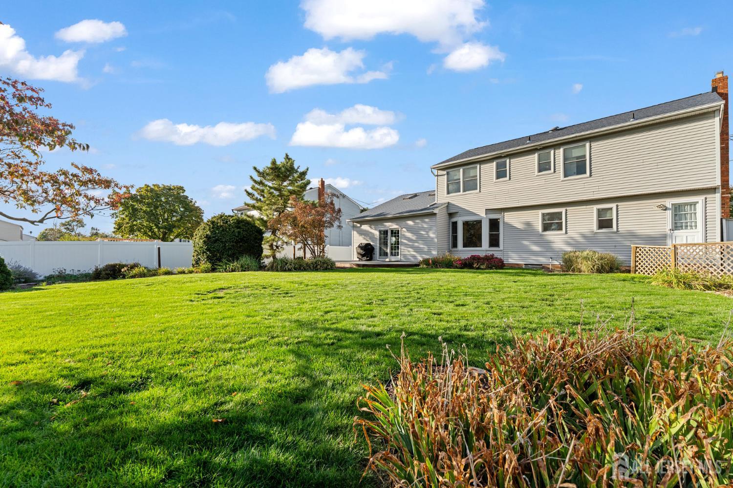 Middlesex, New Jersey, 08846, United States, 4 Bedrooms Bedrooms, ,3 BathroomsBathrooms,Residential,For Sale,1968933