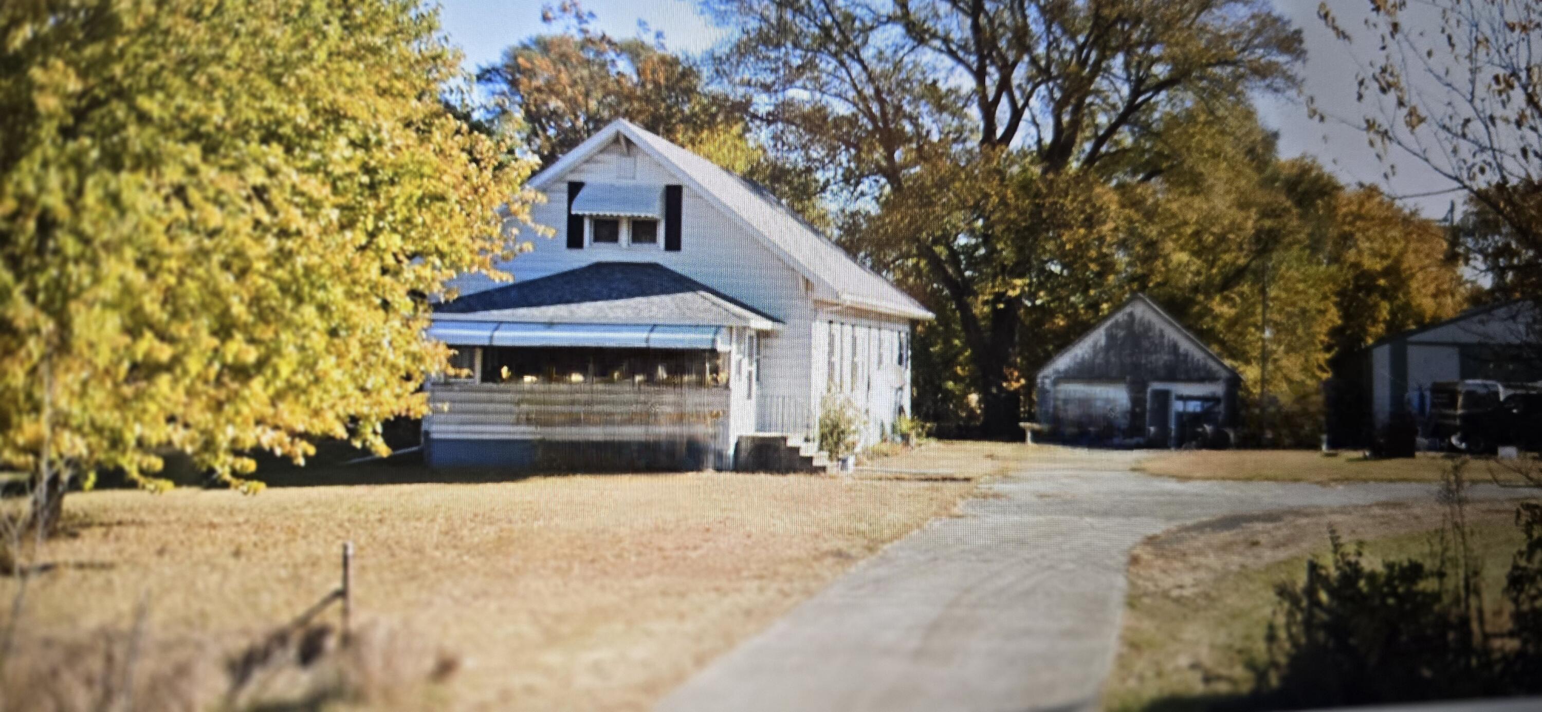 Morocco, Indiana, 47963, United States, 4 Bedrooms Bedrooms, ,1 BathroomBathrooms,Residential,For Sale,1989081