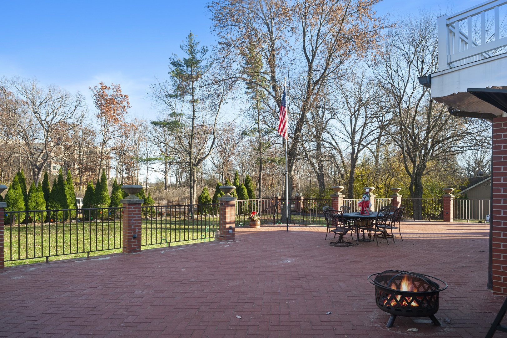 Libertyville, Illinois, 60048, United States, 4 Bedrooms Bedrooms, ,4 BathroomsBathrooms,Residential,For Sale,2003130