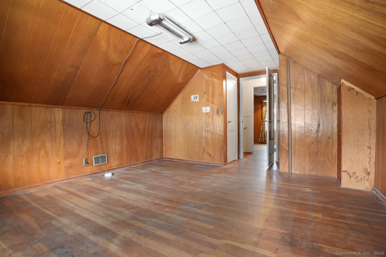Stratford, Connecticut, 06615, United States, 3 Bedrooms Bedrooms, ,1 BathroomBathrooms,Residential,For Sale,1965569