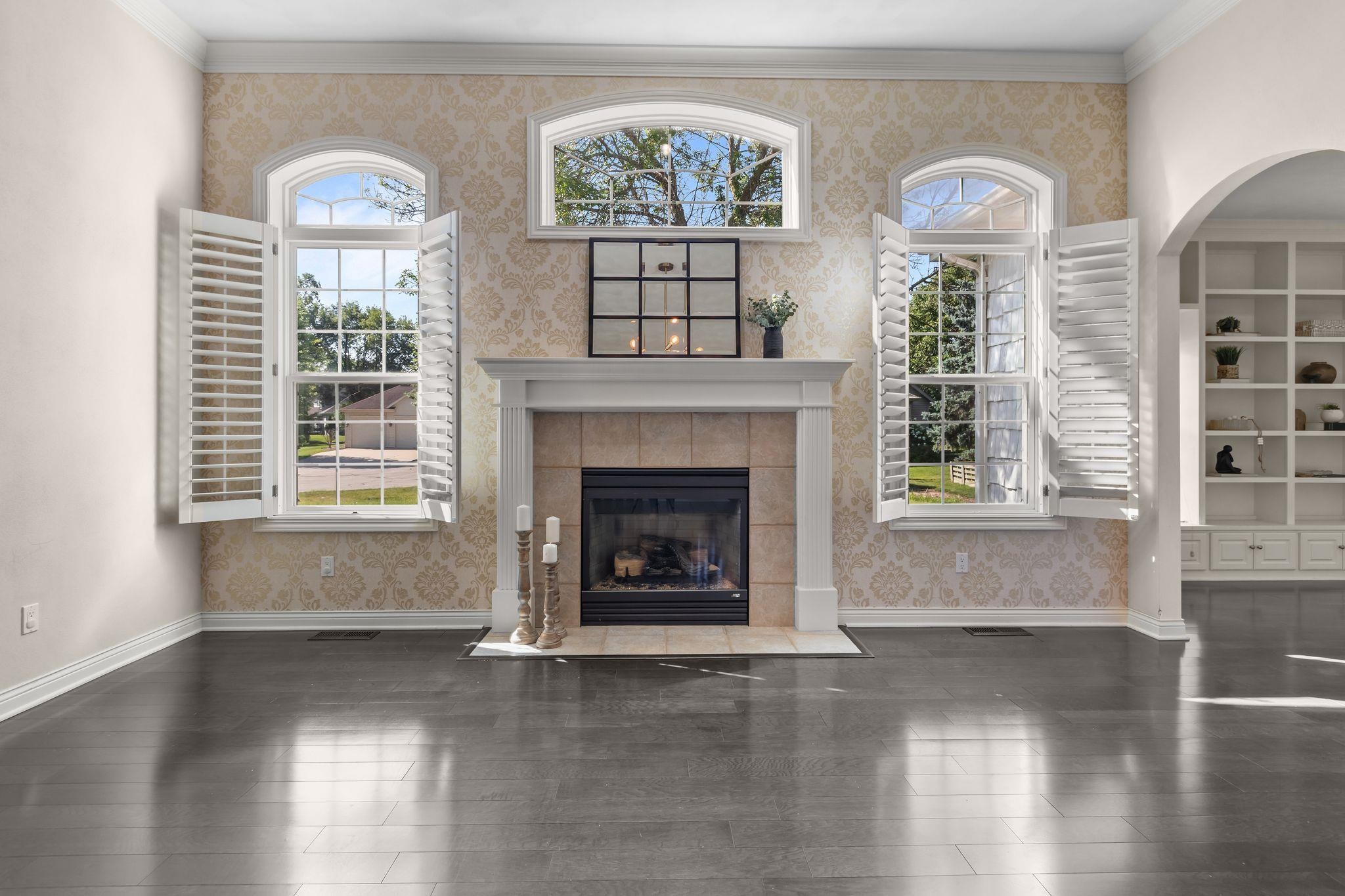 NEENAH, Wisconsin, 54956, United States, 4 Bedrooms Bedrooms, ,4 BathroomsBathrooms,Residential,For Sale,1955274