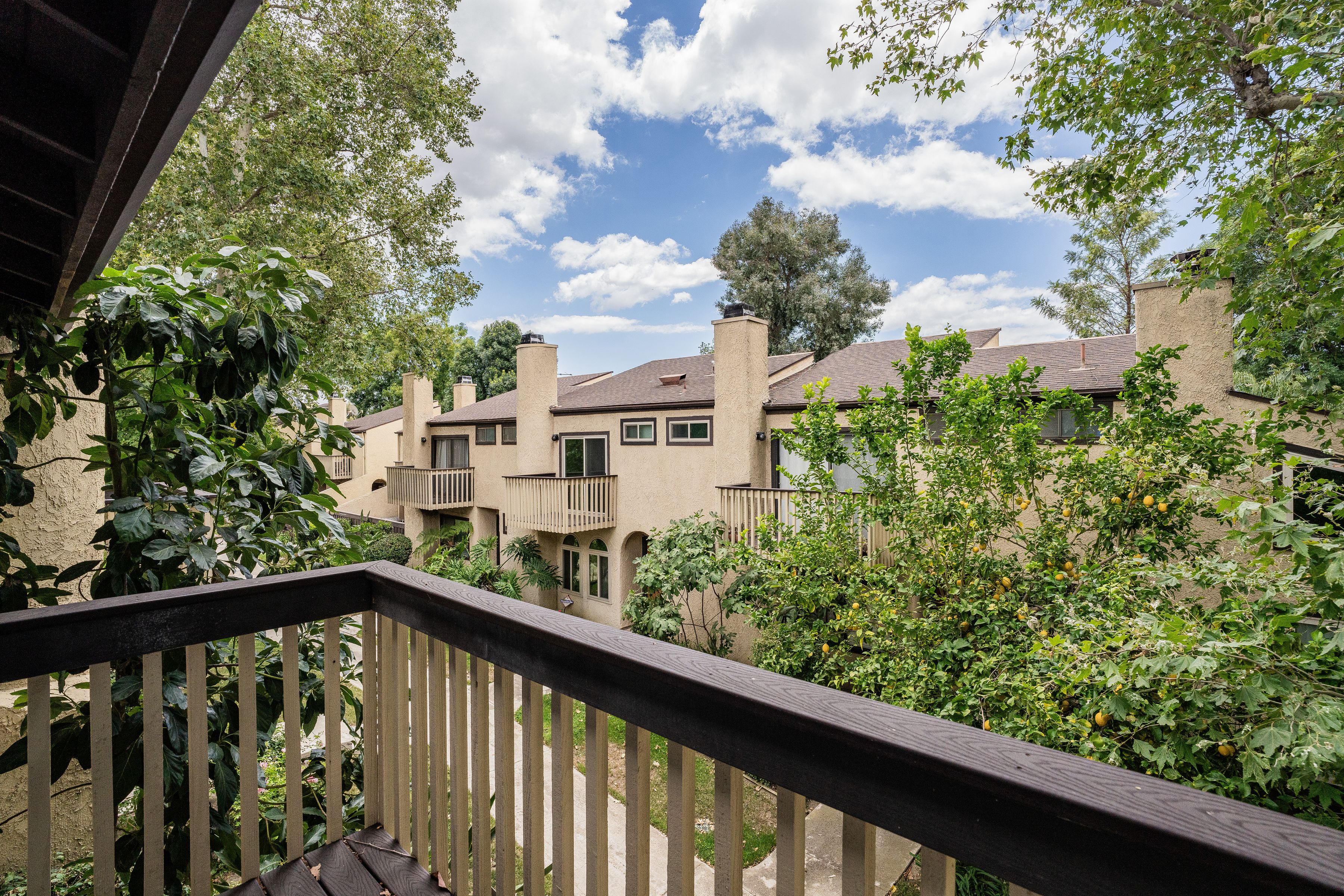  6746 Encino Avenue #2 - 物件實景