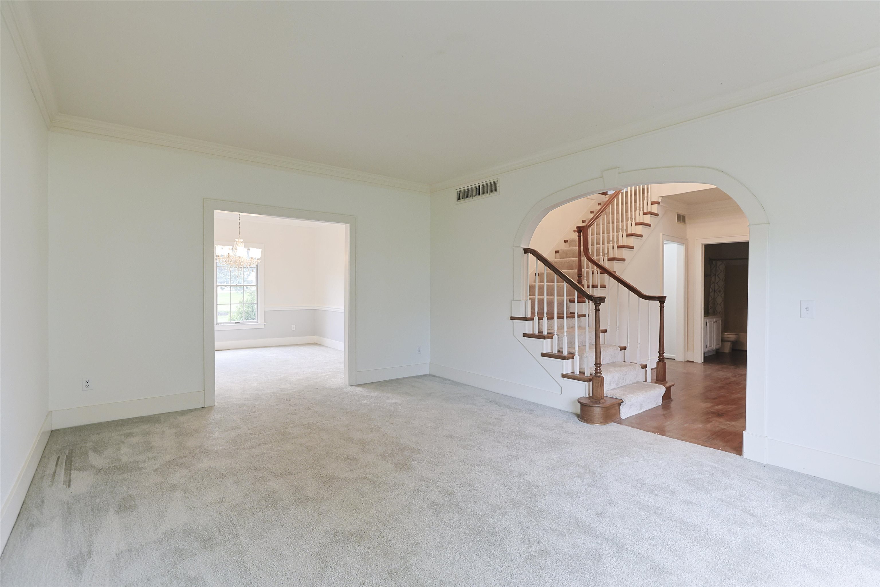 South Bend, Indiana, 46614, United States, 4 Bedrooms Bedrooms, ,4 BathroomsBathrooms,Residential,For Sale,1985327