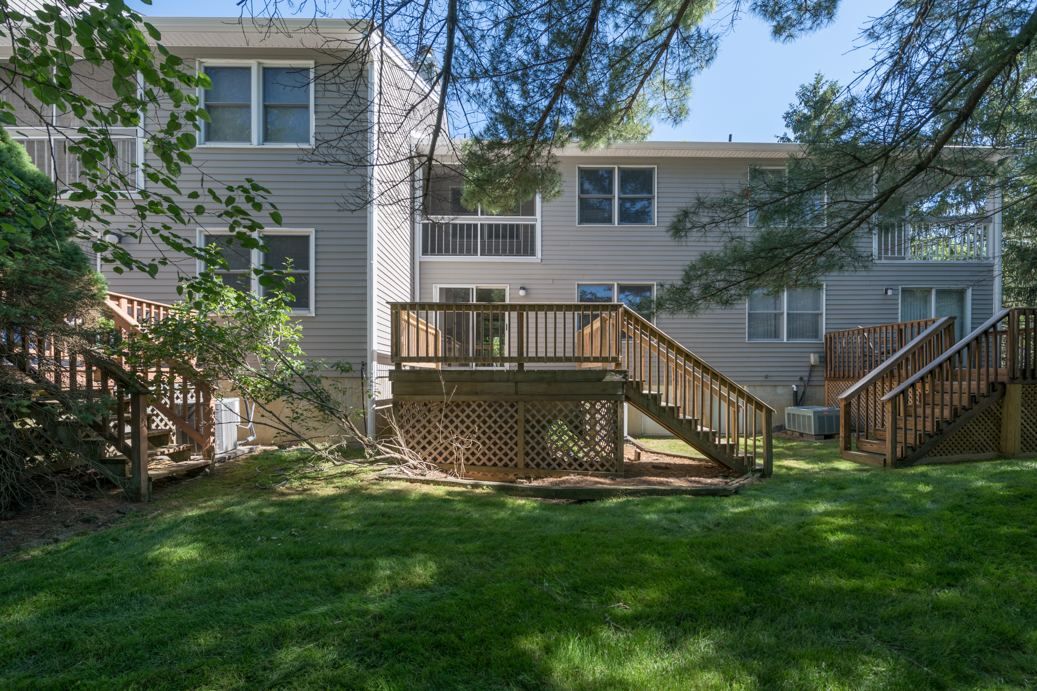  3-bedroom, 2.5-bath townhome in Little Silver - 物件實景