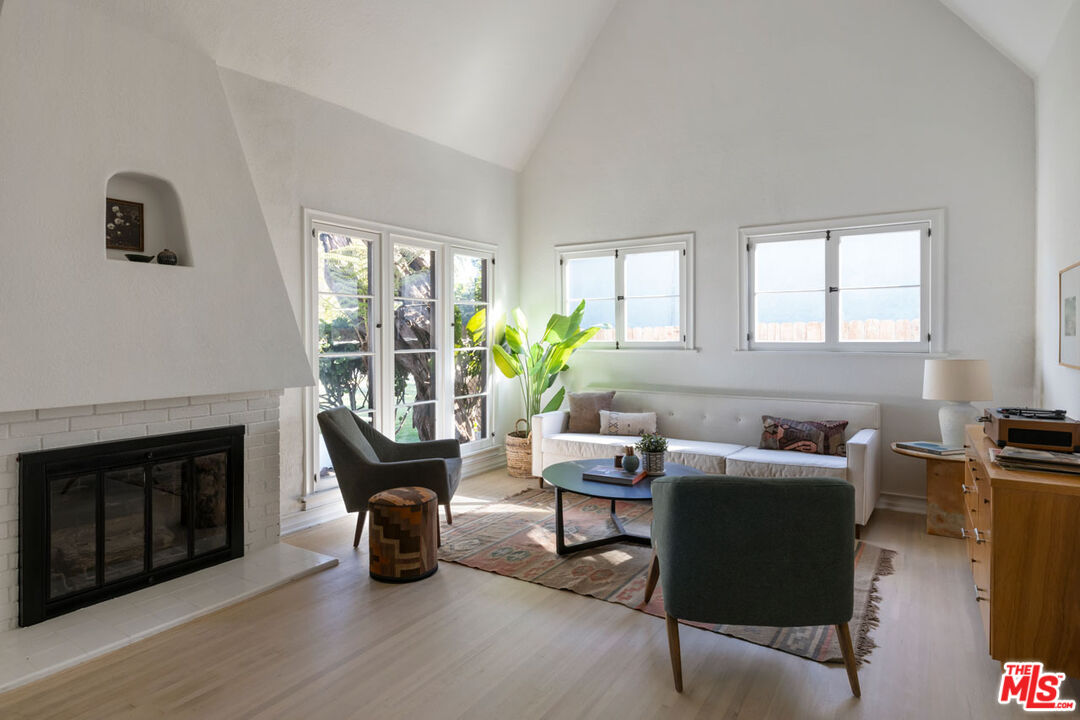 Los Angeles, California, 90041, United States, 3 Bedrooms Bedrooms, ,3 BathroomsBathrooms,Residential,For Sale,2001865