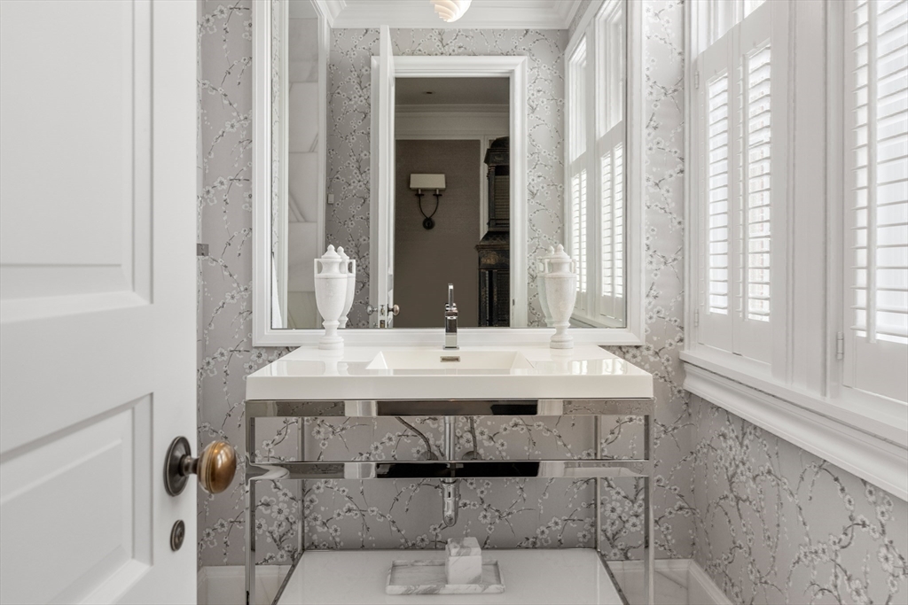 Brookline, Massachusetts, 02467, United States, 7 Bedrooms Bedrooms, ,11 BathroomsBathrooms,Residential,For Sale,1840282