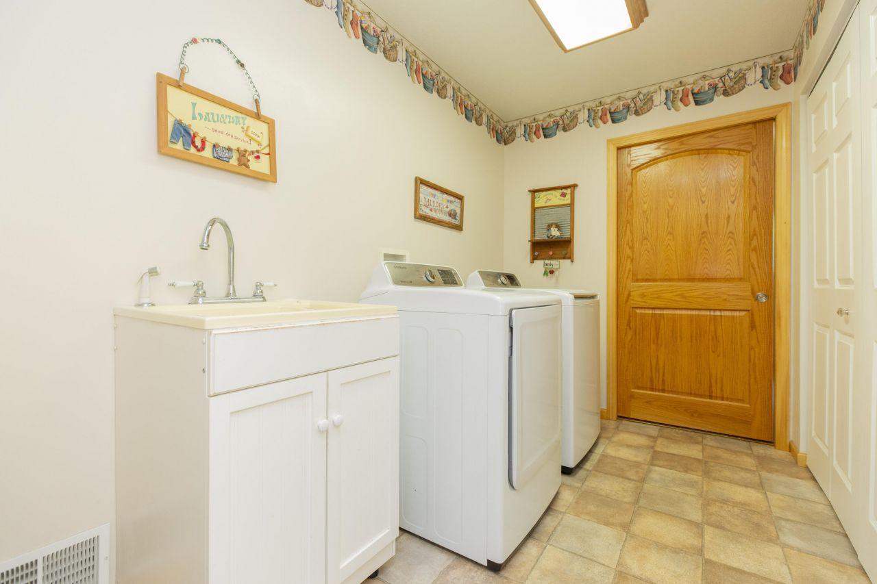 Vandalia, Michigan, 49095, United States, 4 Bedrooms Bedrooms, ,4 BathroomsBathrooms,Residential,For Sale,1737716