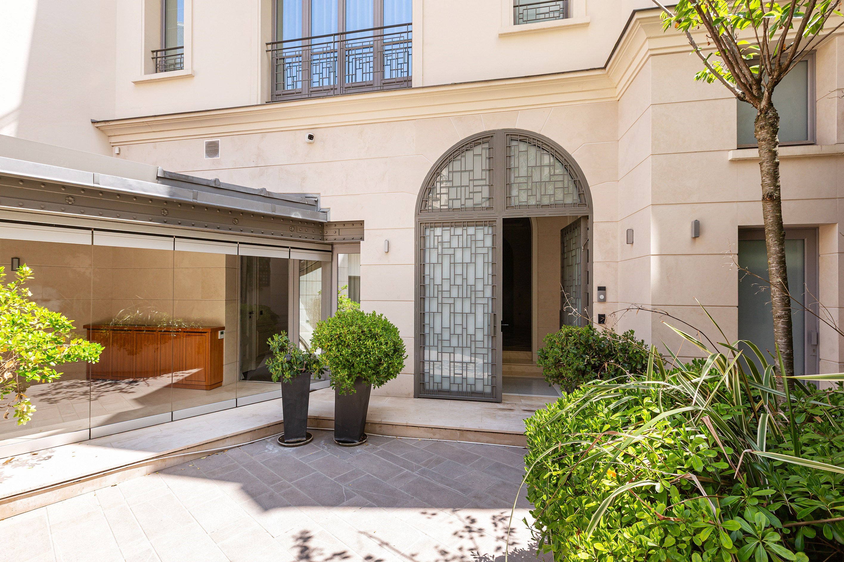  Magnificent, fully renovated Private Mansion. - 物件實景