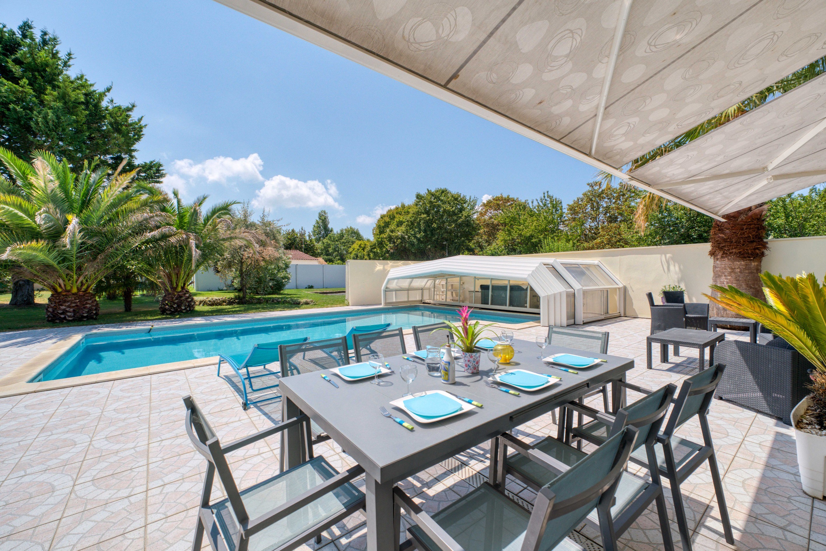  Spacious Family Home with Pool, Large Private Grounds and Independent Guest Cot… - 物件實景