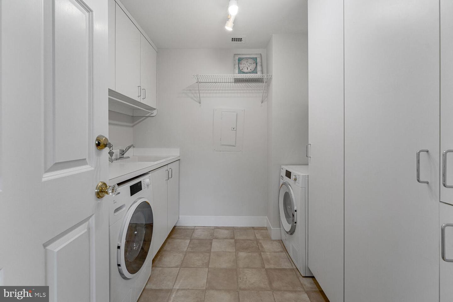 Washington, District of Columbia, 20016, United States, 3 Bedrooms Bedrooms, ,3 BathroomsBathrooms,Residential,For Sale,1895672
