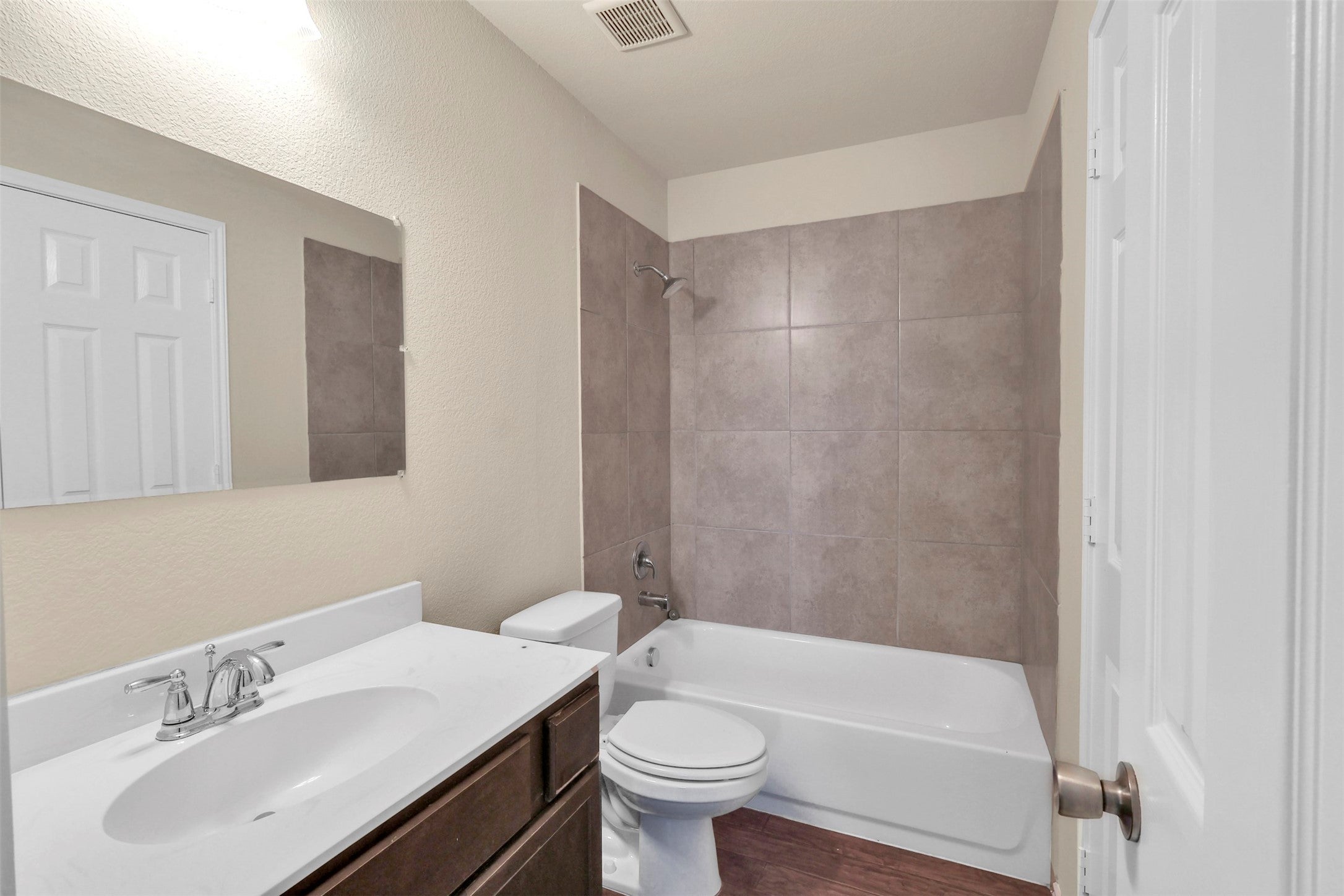 Little Elm, Texas, 75068, United States, 6 Bedrooms Bedrooms, ,6 BathroomsBathrooms,Residential,For Sale,1980428