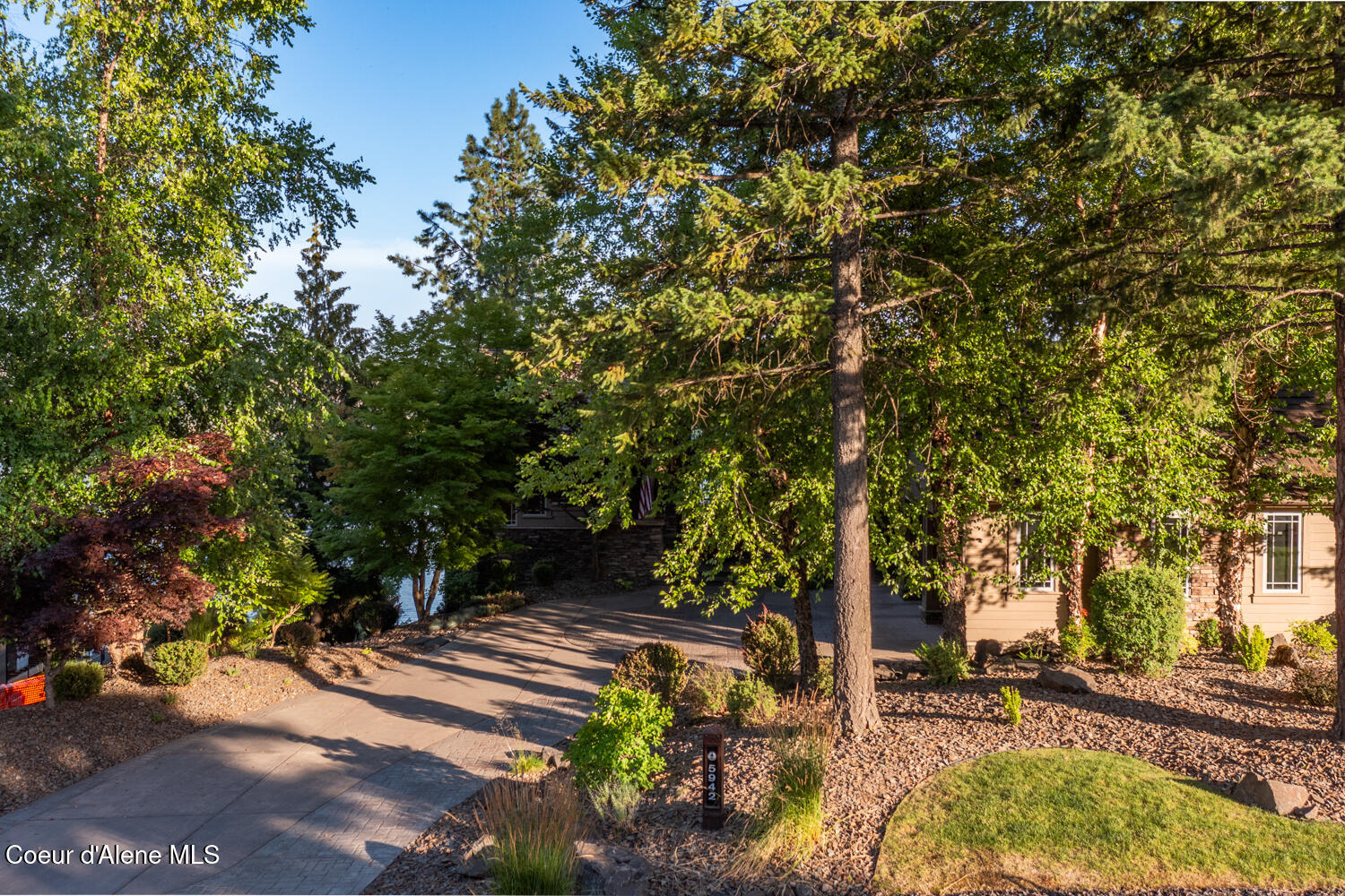 Coeur d'Alene, Idaho, 83814, United States, 4 Bedrooms Bedrooms, ,4 BathroomsBathrooms,Residential,For Sale,1909432