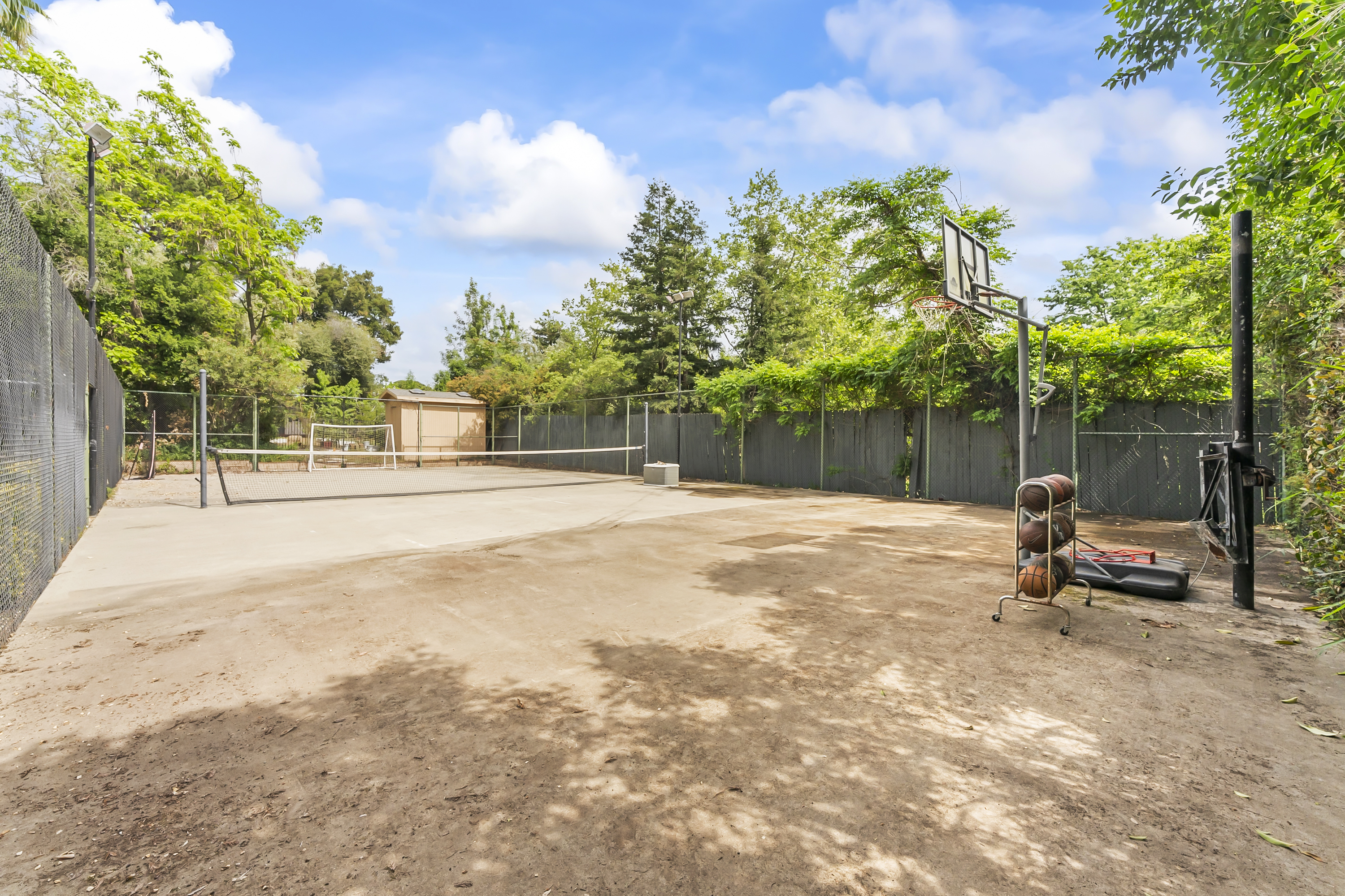  2230 Hillcrest Way, Carmichael, CA 95608 - 物件實景