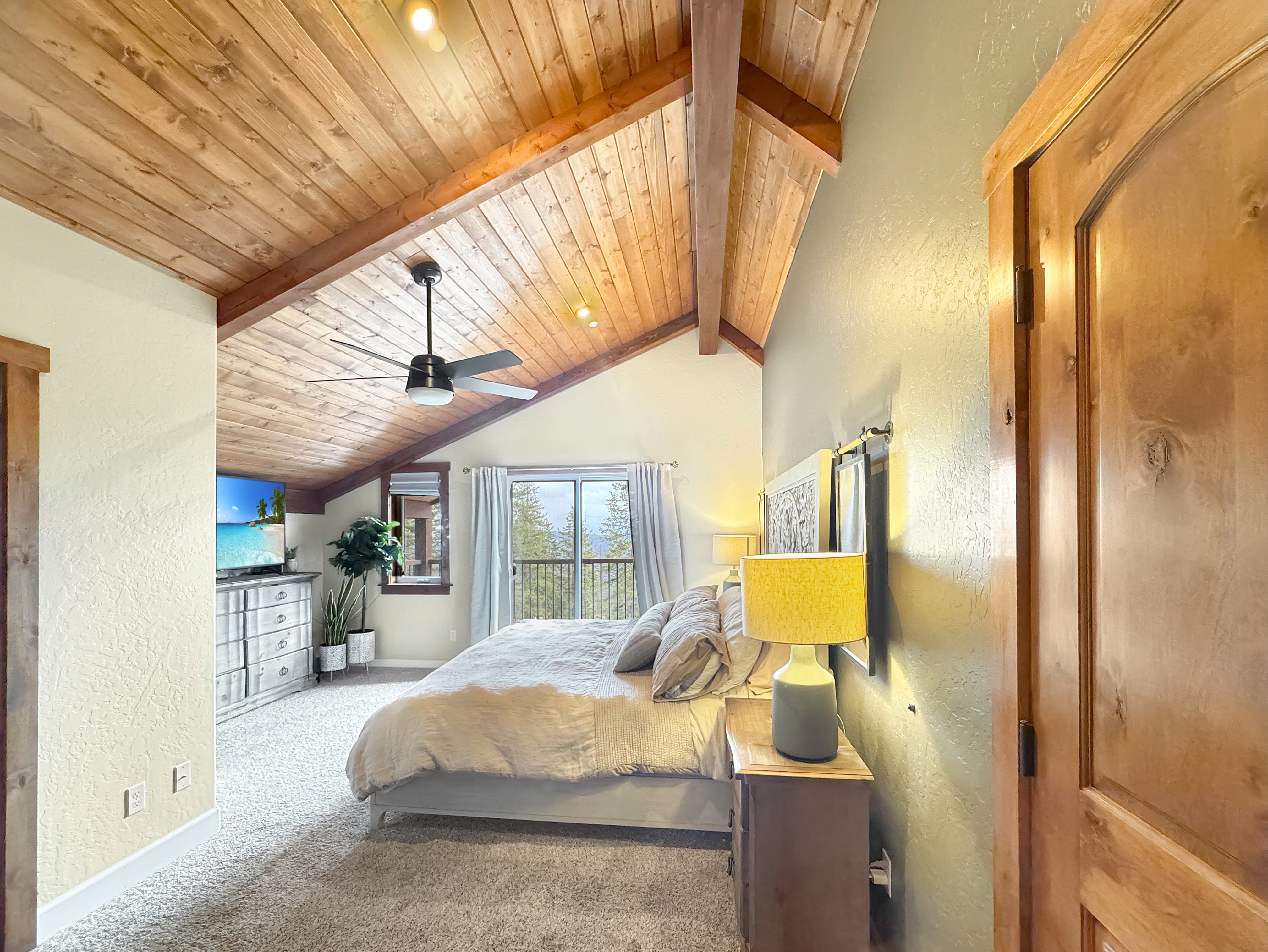 Sagle, Idaho, 83860, United States, 3 Bedrooms Bedrooms, ,3 BathroomsBathrooms,Residential,For Sale,1792364