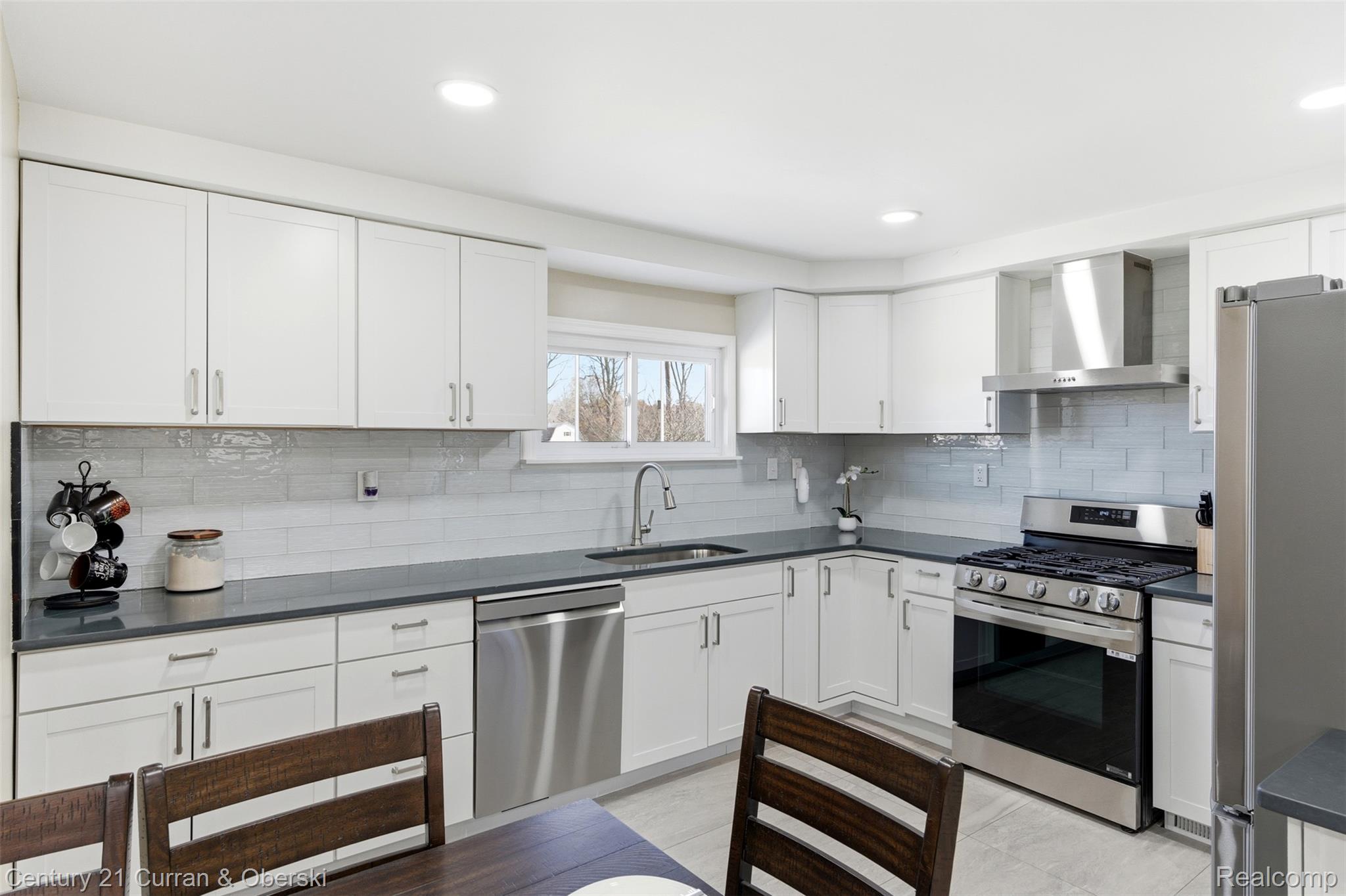 Brownstown Charter Township, Michigan, 48174, United States, 3 Bedrooms Bedrooms, ,2 BathroomsBathrooms,Residential,For Sale,1996649