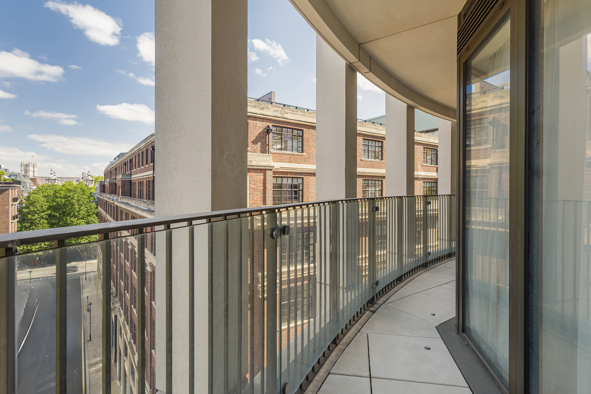  A Three-Bedroom Lateral Apartment at Cleland House - 物件實景