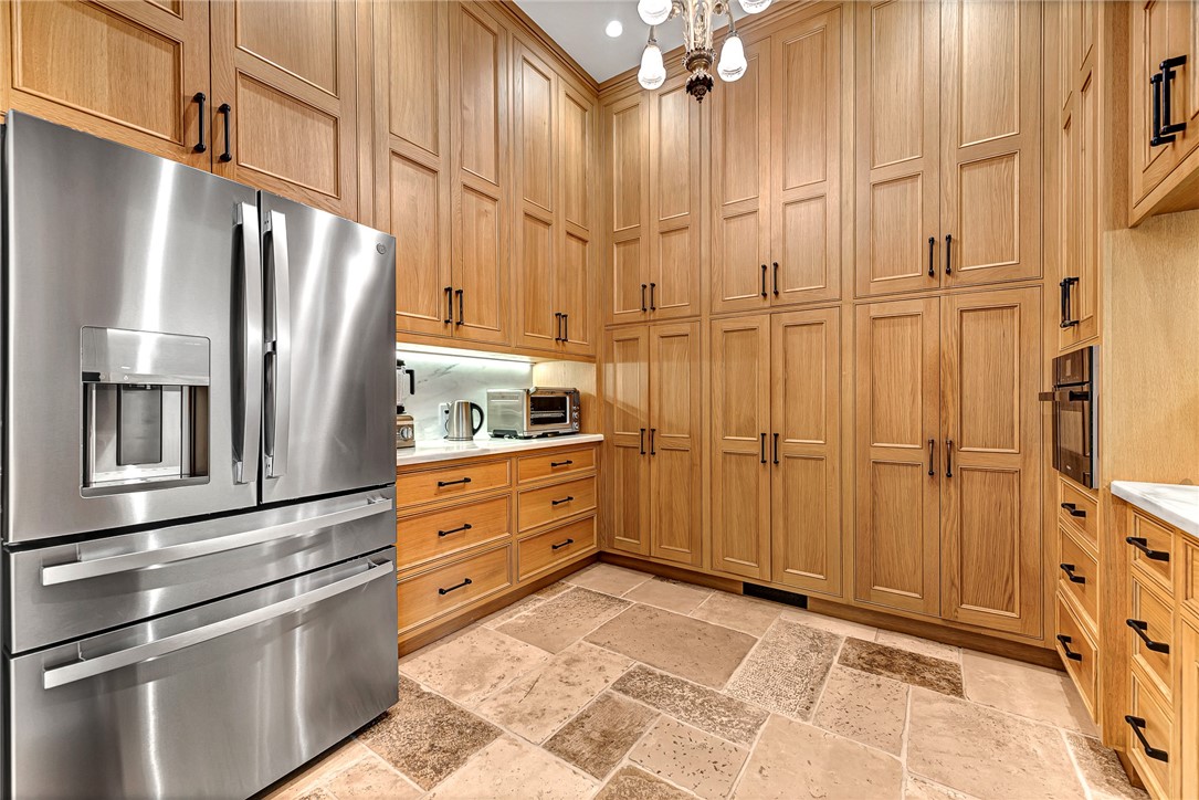 Fayetteville, Arkansas, 72704, United States, 4 Bedrooms Bedrooms, ,5 BathroomsBathrooms,Residential,For Sale,1993299