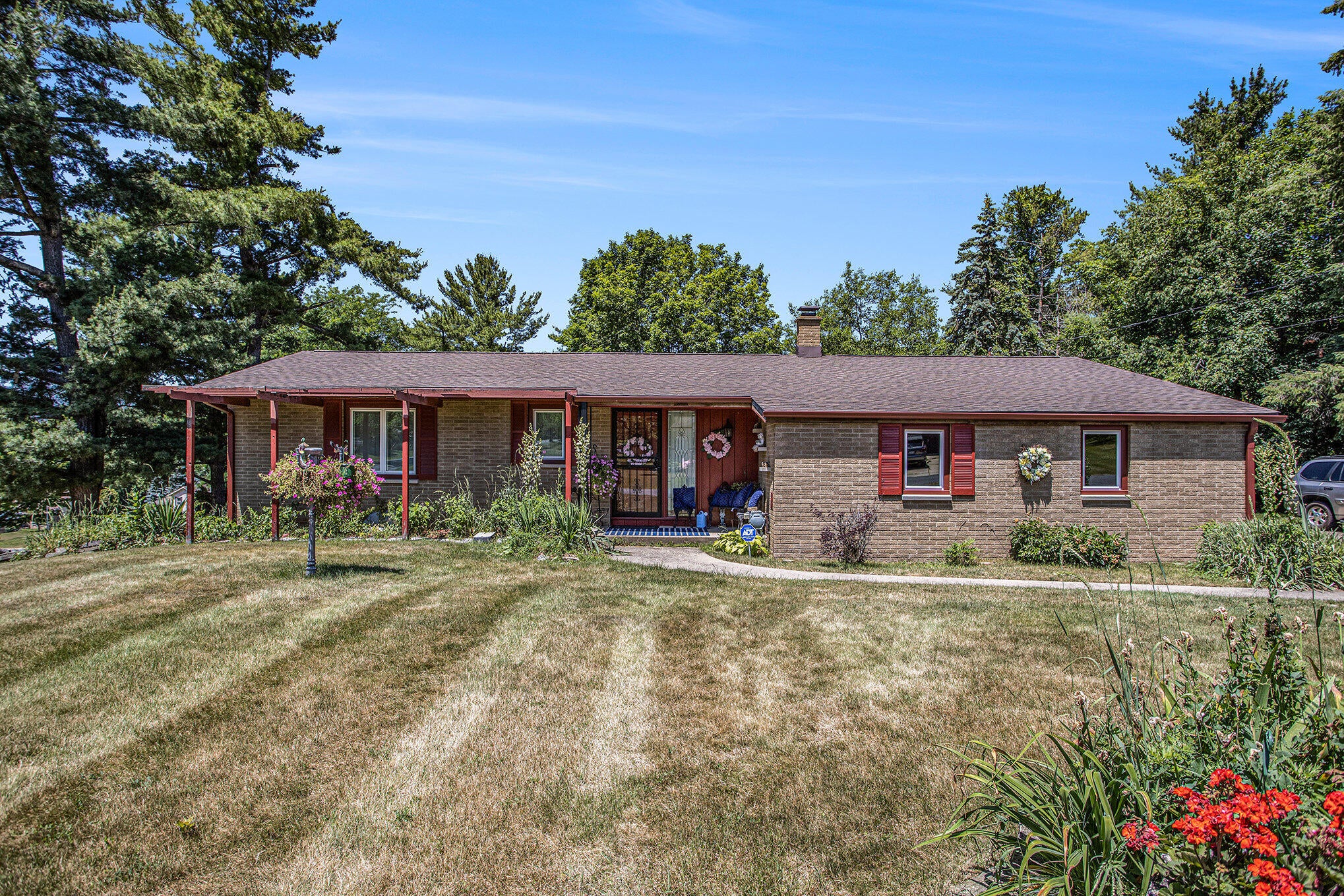 Kalamazoo, Michigan, 49004, United States, 5 Bedrooms Bedrooms, ,4 BathroomsBathrooms,Residential,For Sale,1977893