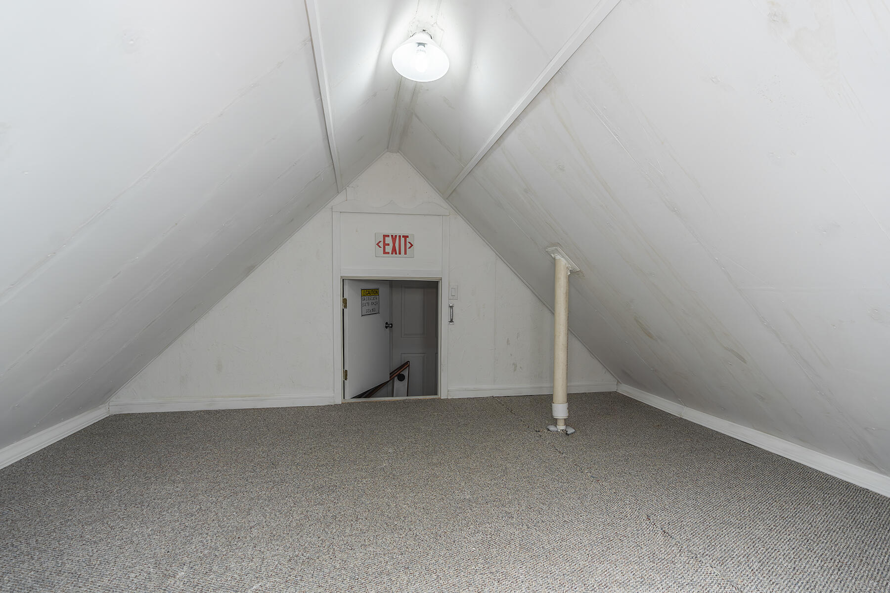 Jeffersonville, Kentucky, 40337, United States, 5 Bedrooms Bedrooms, ,4 BathroomsBathrooms,Residential,For Sale,1989610