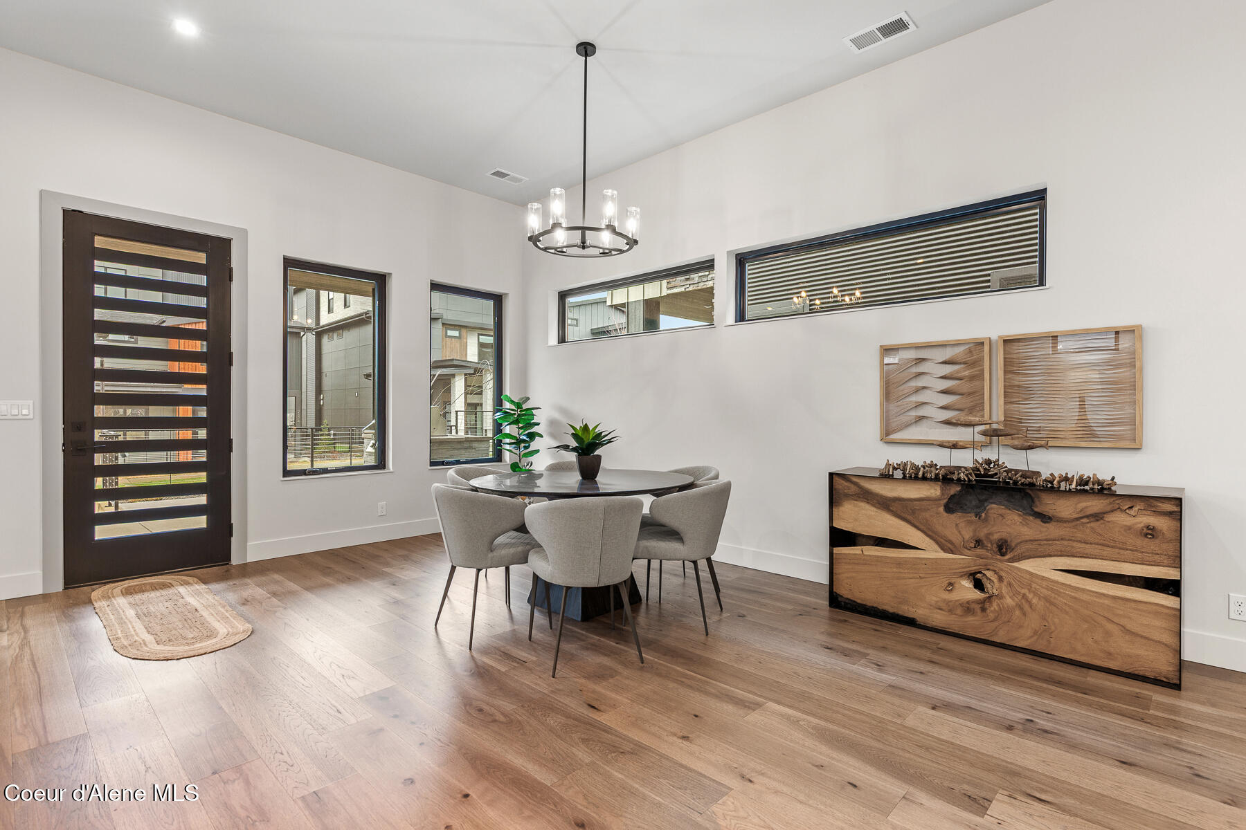 Coeur d'Alene, Idaho, 83814, United States, 3 Bedrooms Bedrooms, ,4 BathroomsBathrooms,Residential,For Sale,2048490