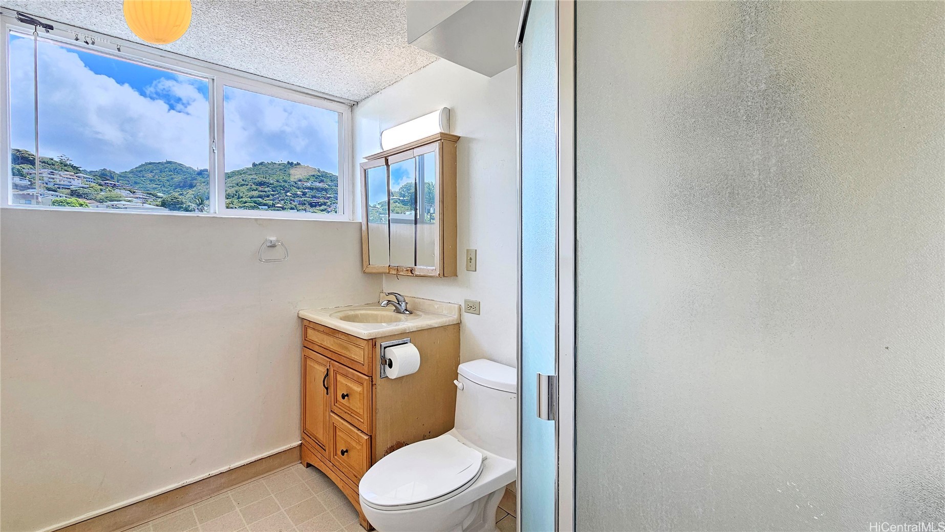Honolulu, Hawaii, 96822, United States, 2 Bedrooms Bedrooms, ,2 BathroomsBathrooms,Residential,For Sale,1868361