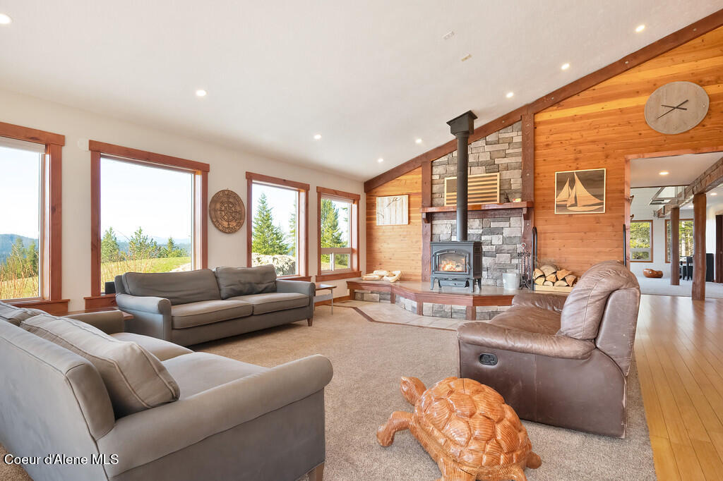 Priest River, Idaho, 83856, United States, 5 Bedrooms Bedrooms, ,4 BathroomsBathrooms,Residential,For Sale,1770577