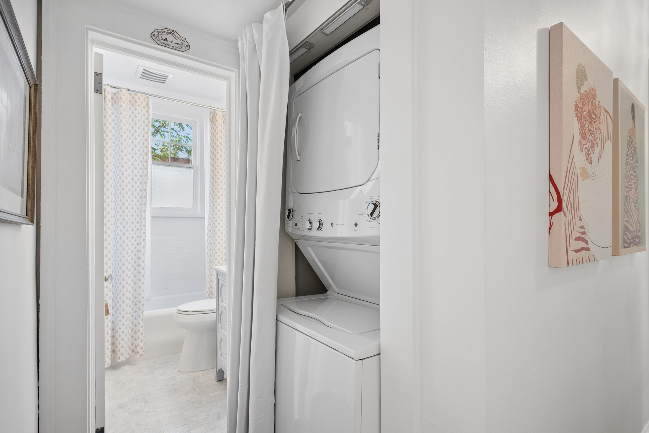  Beautiful Top Floor End Unit Condo Combines Historic Charm and Modern Finishes - 物件實景