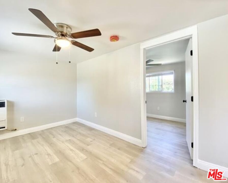Los Angeles, California, 90003, United States, 9 Bedrooms Bedrooms, ,Residential,For Sale,1940130