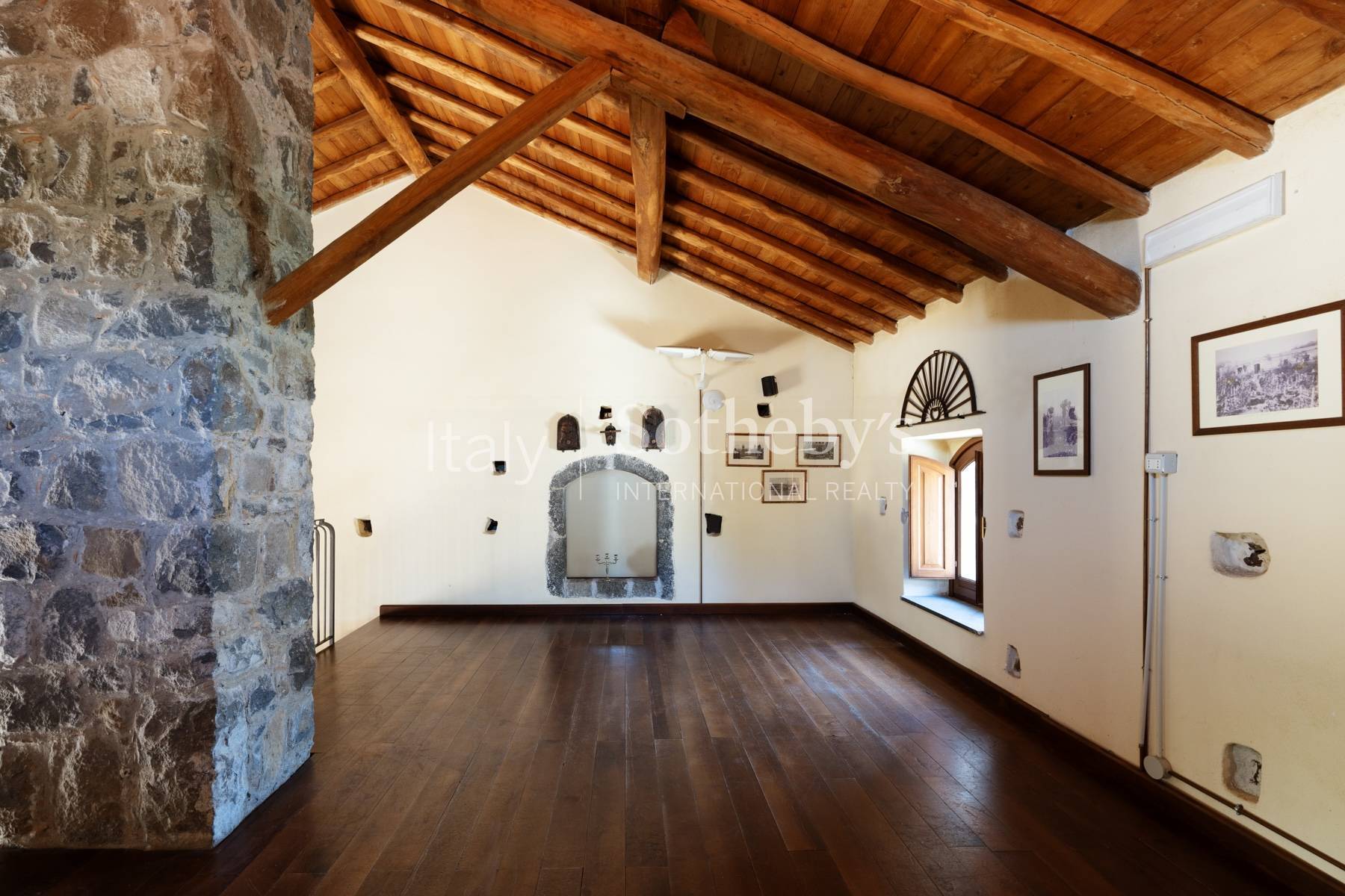  Prestigious property nestled between Mount Etna and the sea - 物件實景