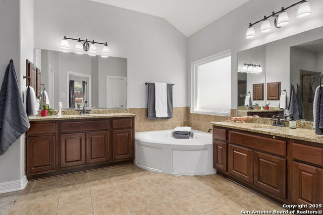 San Antonio, Texas, 78261, United States, 5 Bedrooms Bedrooms, ,4 BathroomsBathrooms,Residential,For Sale,1912476