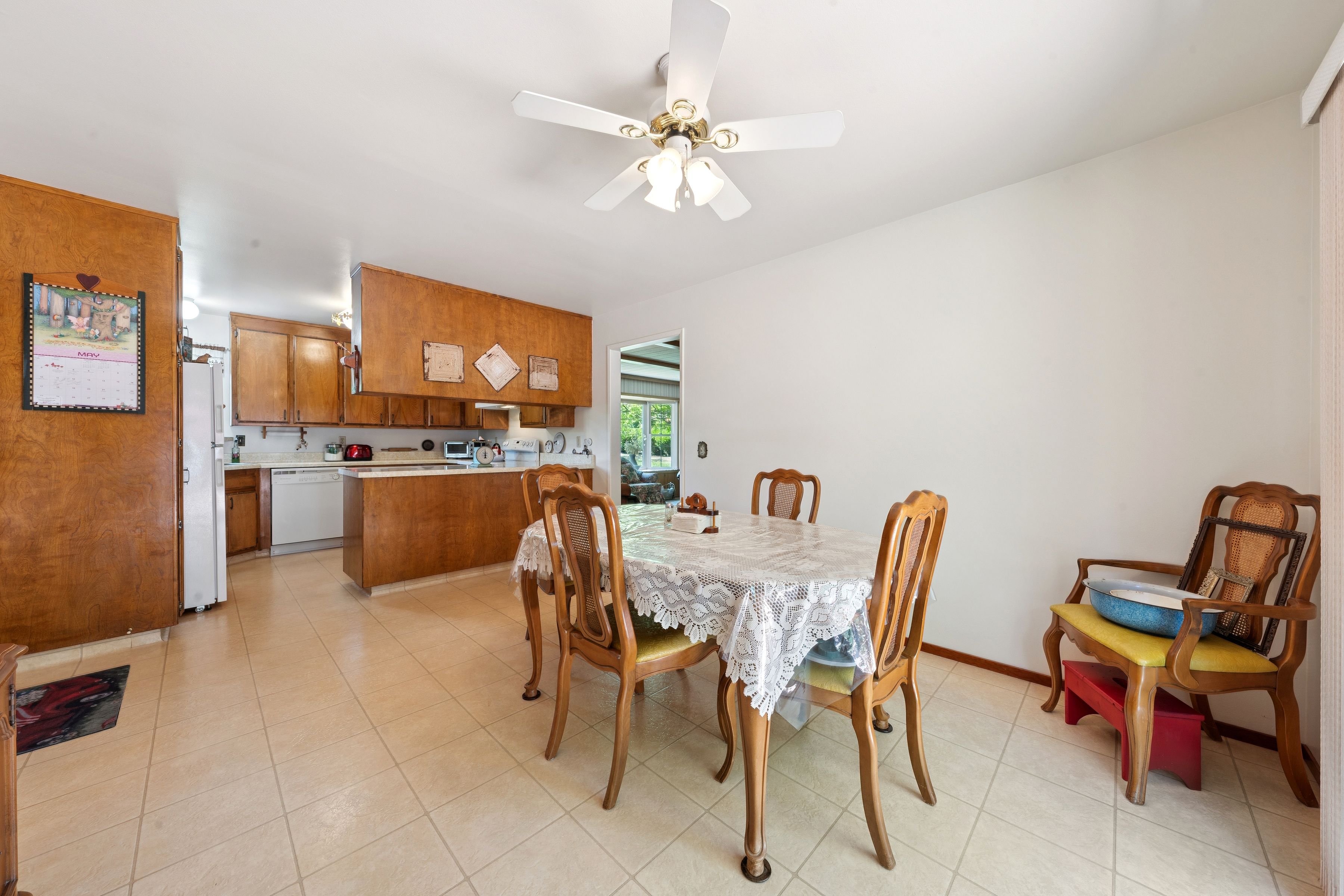  825 Woodside Aka Madrone Road - 物件實景