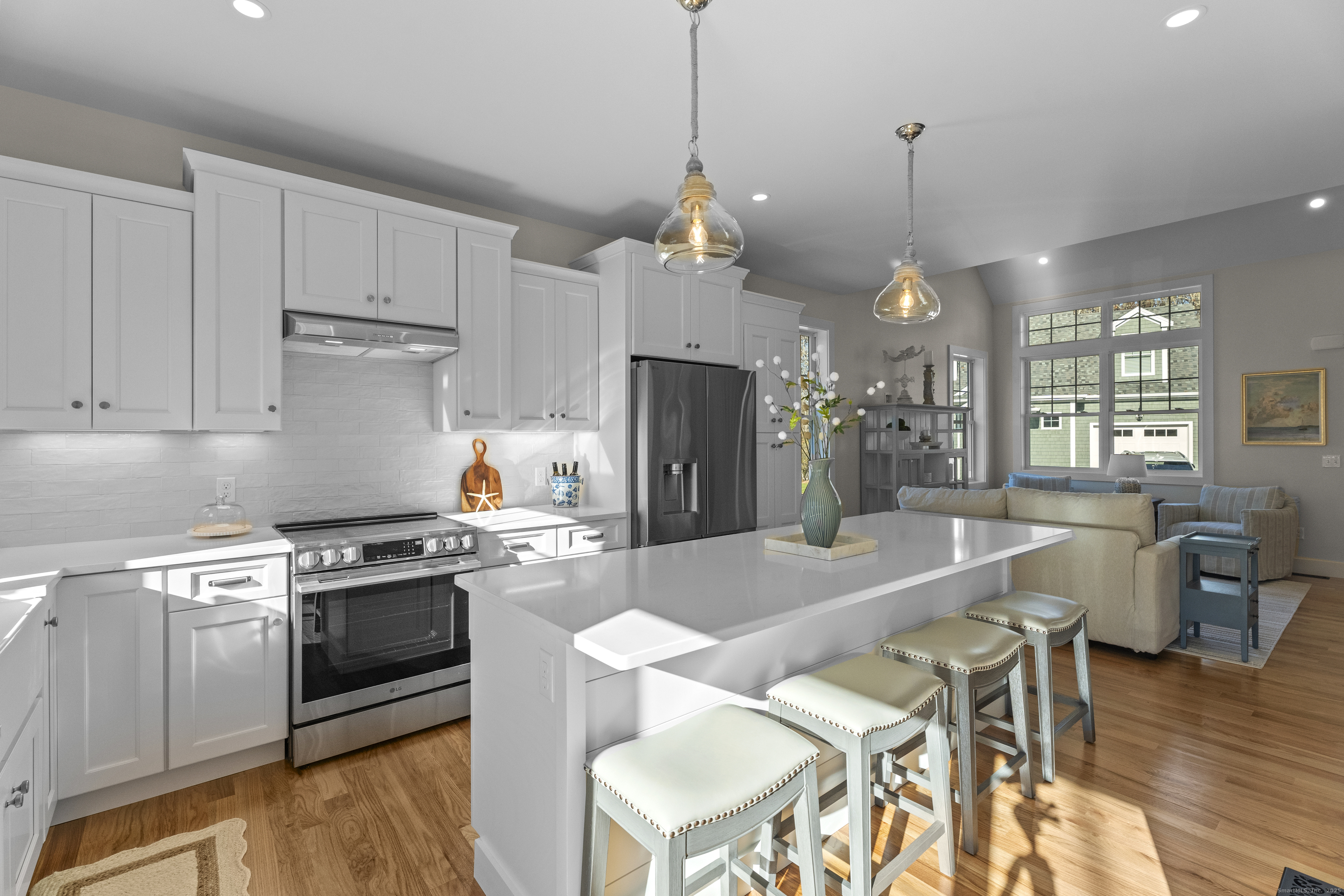 Waterford, Connecticut, 06385, United States, 3 Bedrooms Bedrooms, ,2 BathroomsBathrooms,Residential,For Sale,1995639