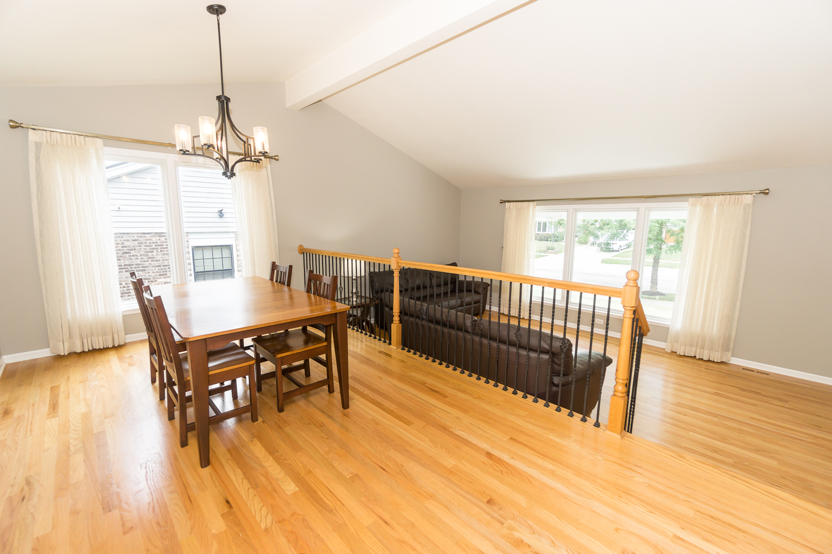 Arlington Heights, Illinois, 60005, United States, 5 Bedrooms Bedrooms, ,3 BathroomsBathrooms,Residential,For Sale,1921058