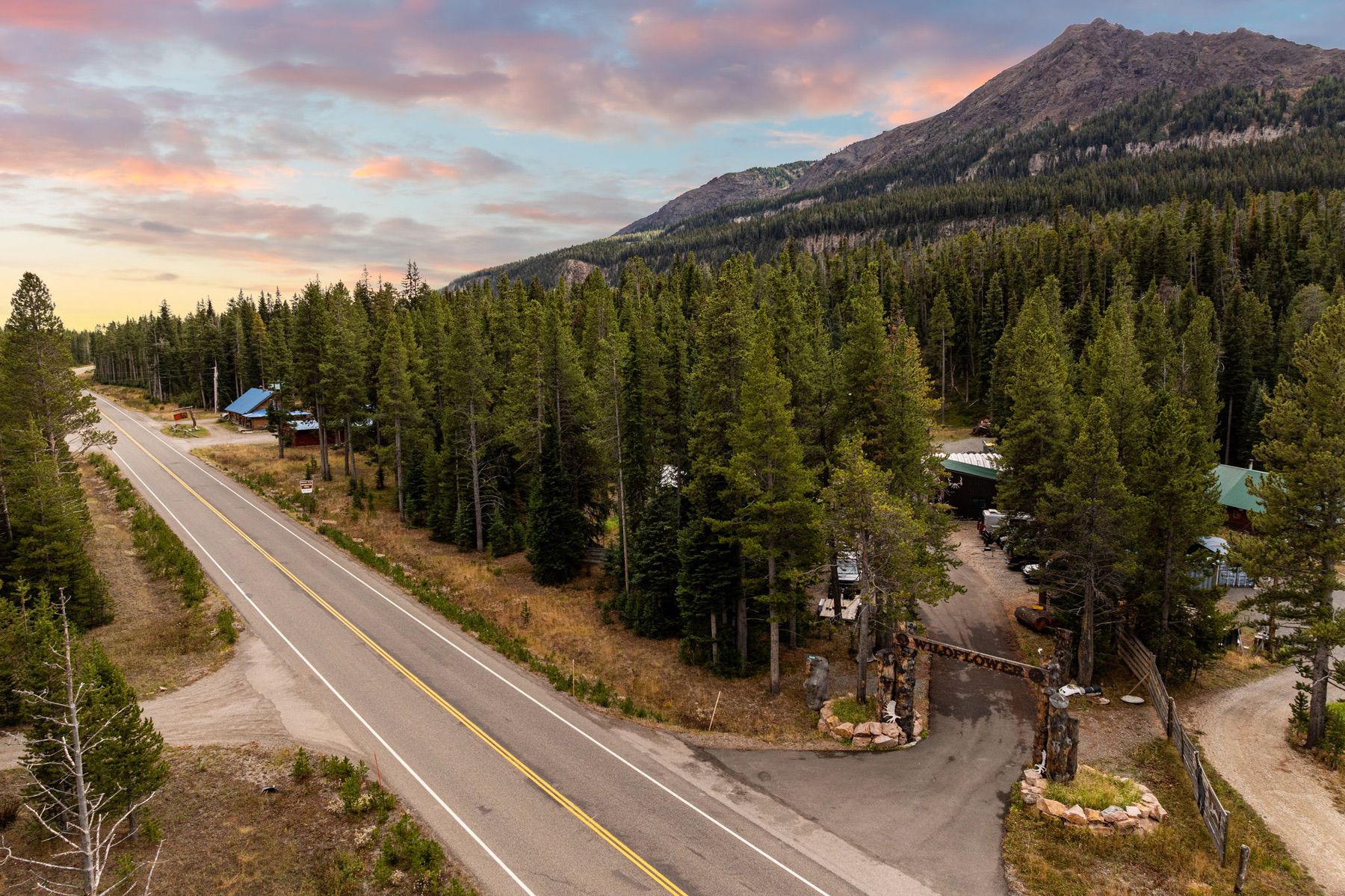  708 US Highway 212 W - 物件實景