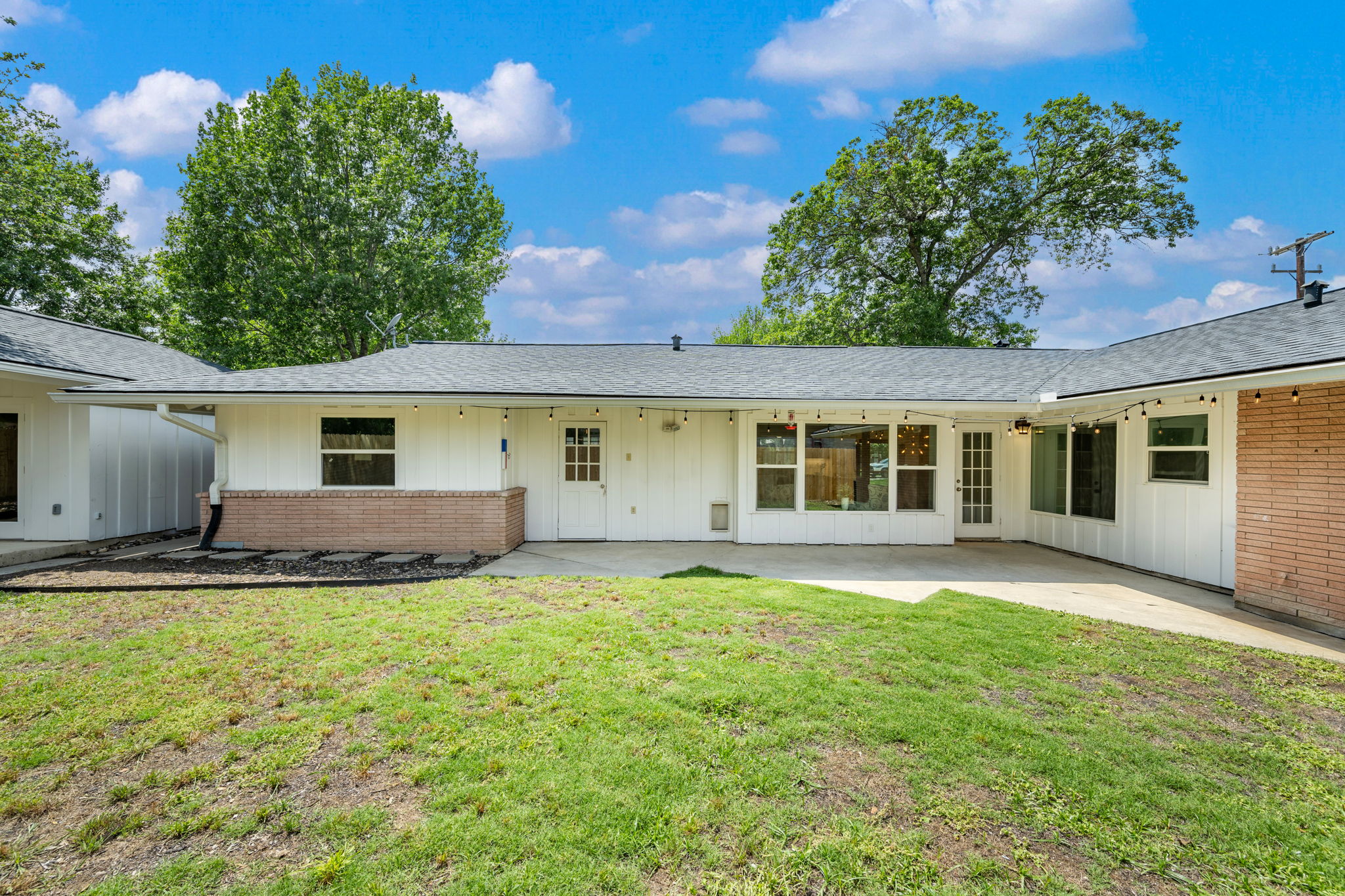  Refined Mid-Century Modern with Casita in Alamo Heights ISD - 物件實景