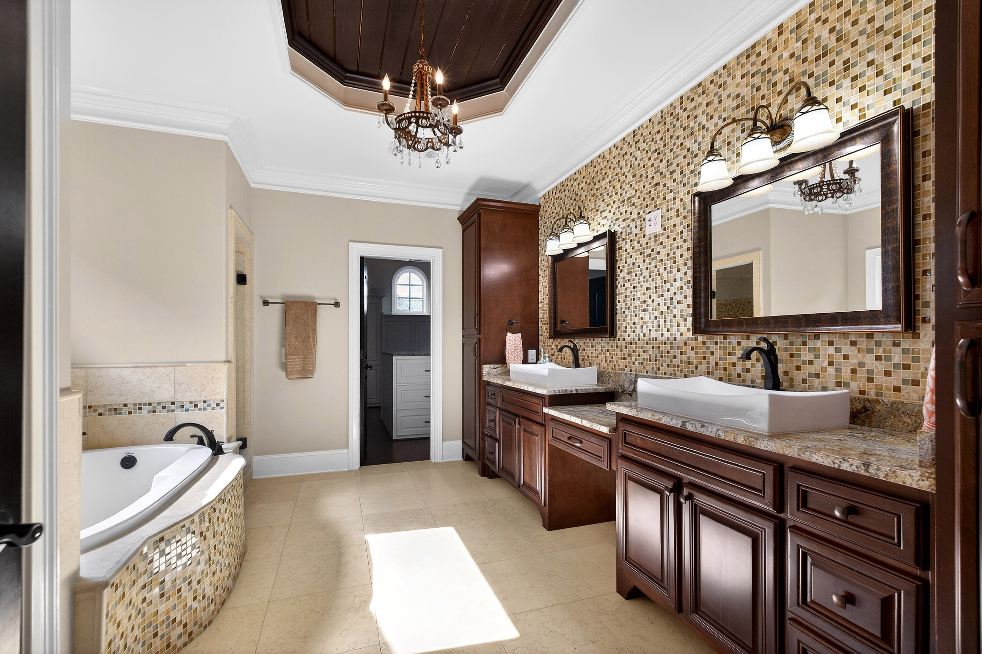  Elegant Home Offering Luxury, Functionality, and Privacy - 物件實景