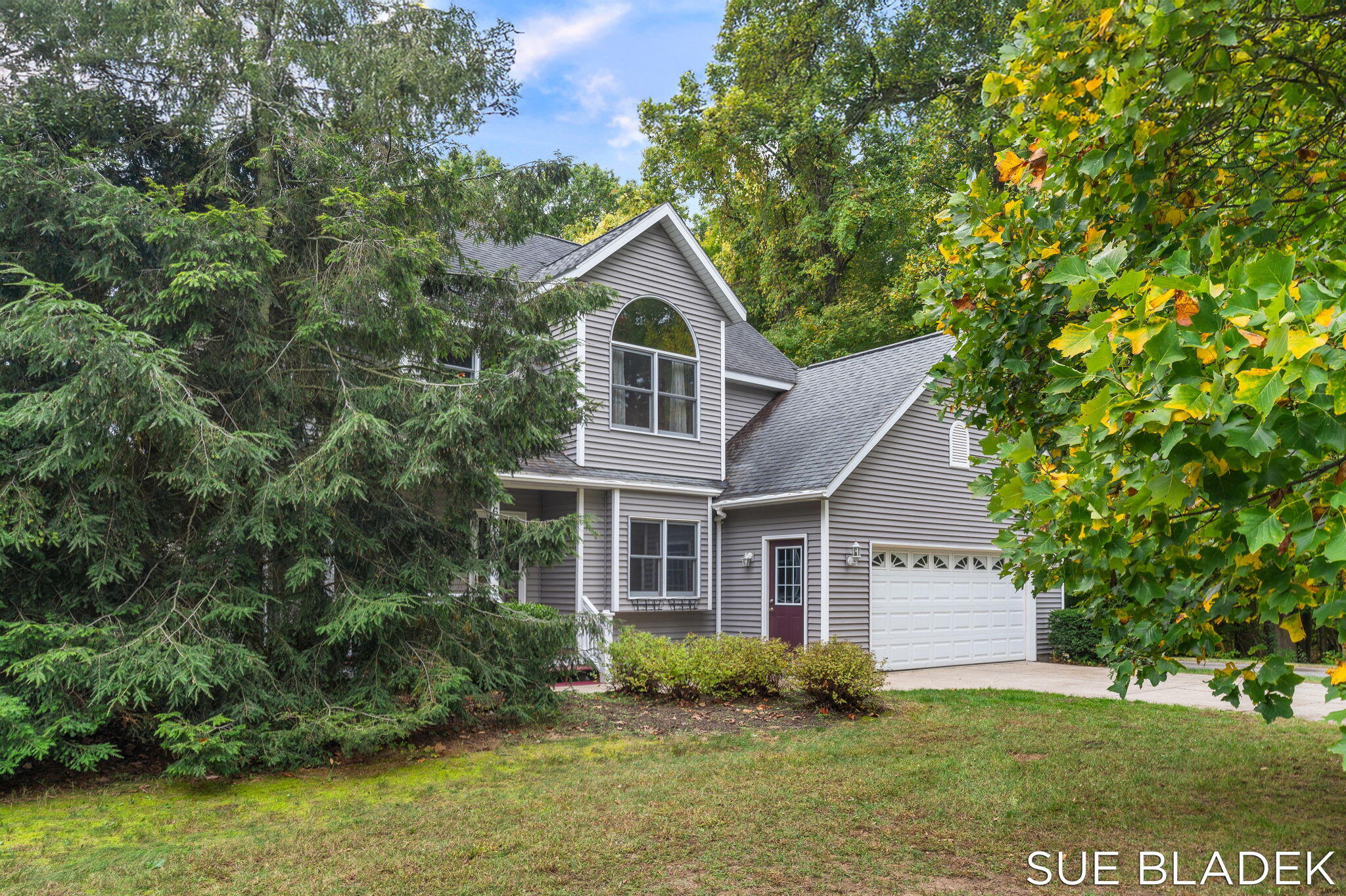 Fennville, Michigan, 49408, United States, 4 Bedrooms Bedrooms, ,4 BathroomsBathrooms,Residential,For Sale,1966449