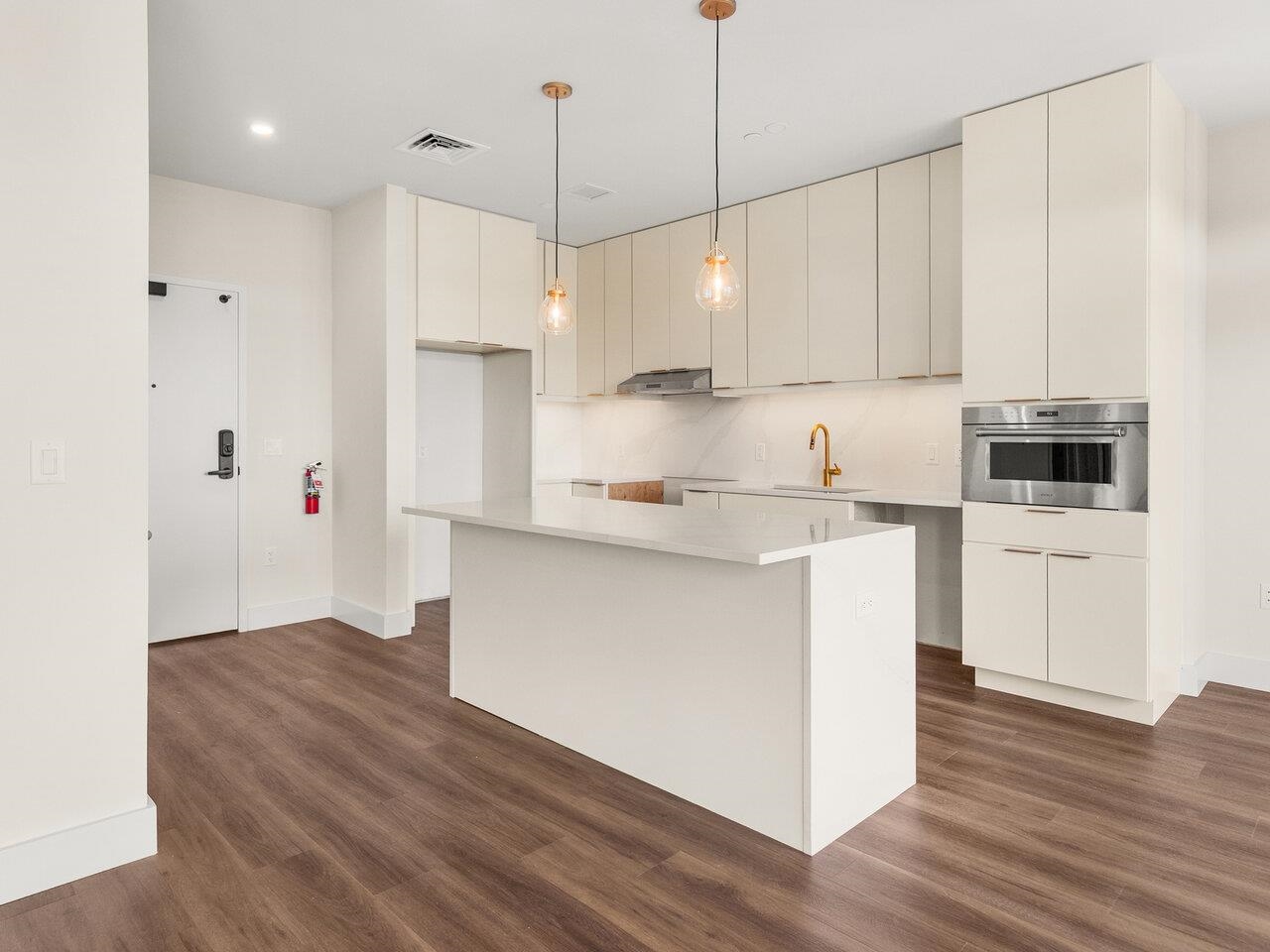 Burlington, Vermont, 05401, United States, 1 Bedroom Bedrooms, ,Residential,For Sale,1711937