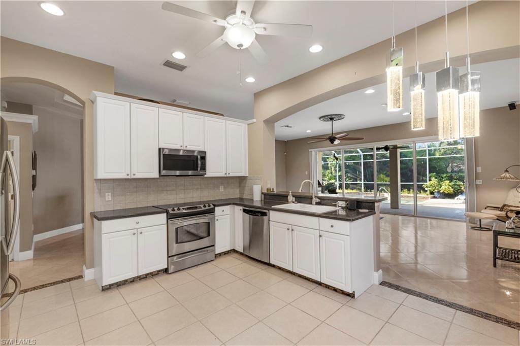 Bonita Springs, Florida, 34135, United States, 2 Bedrooms Bedrooms, ,2 BathroomsBathrooms,Residential,For Sale,1912122