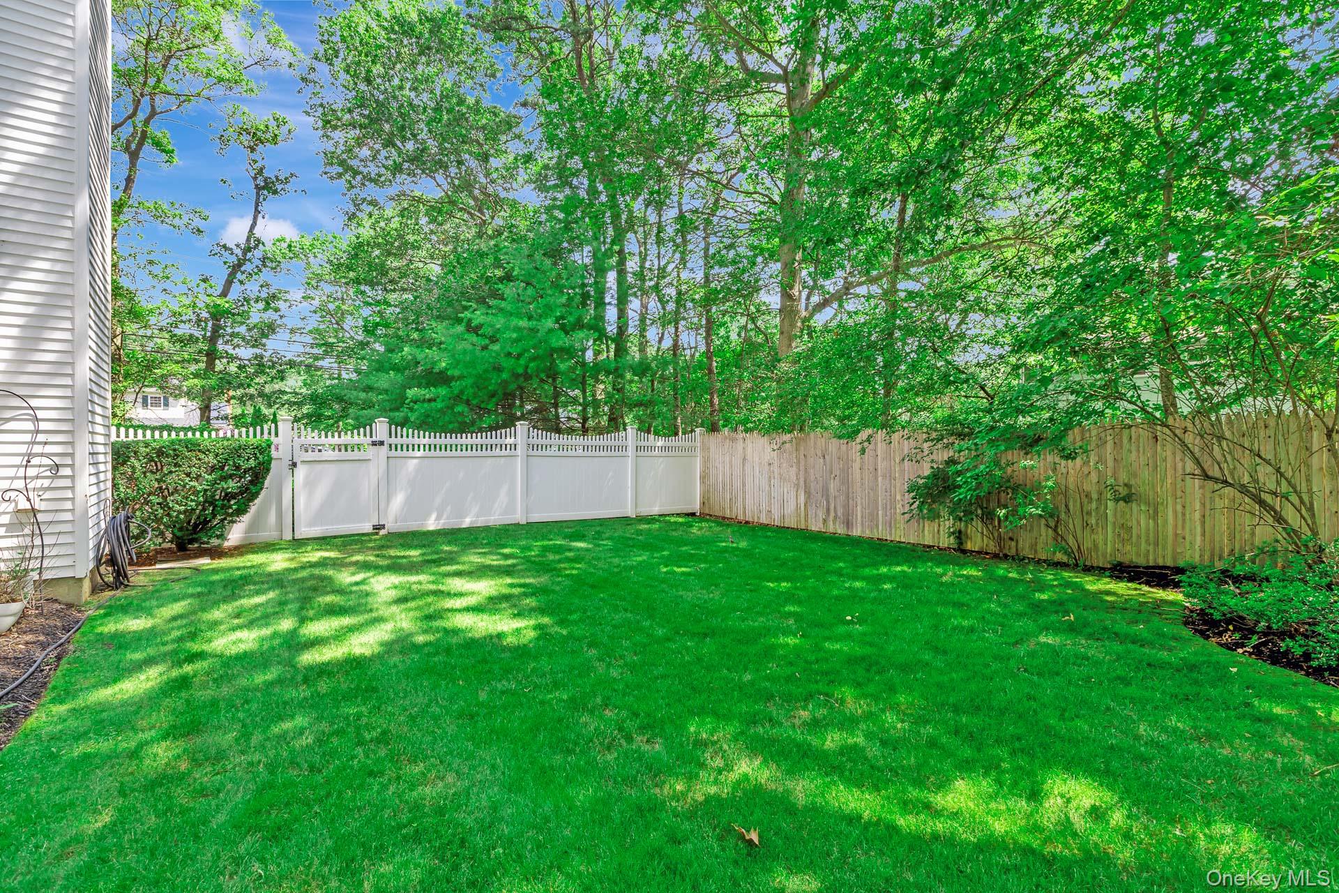 Shirley, New York, 11967, United States, 4 Bedrooms Bedrooms, ,3 BathroomsBathrooms,Residential,For Sale,1992037