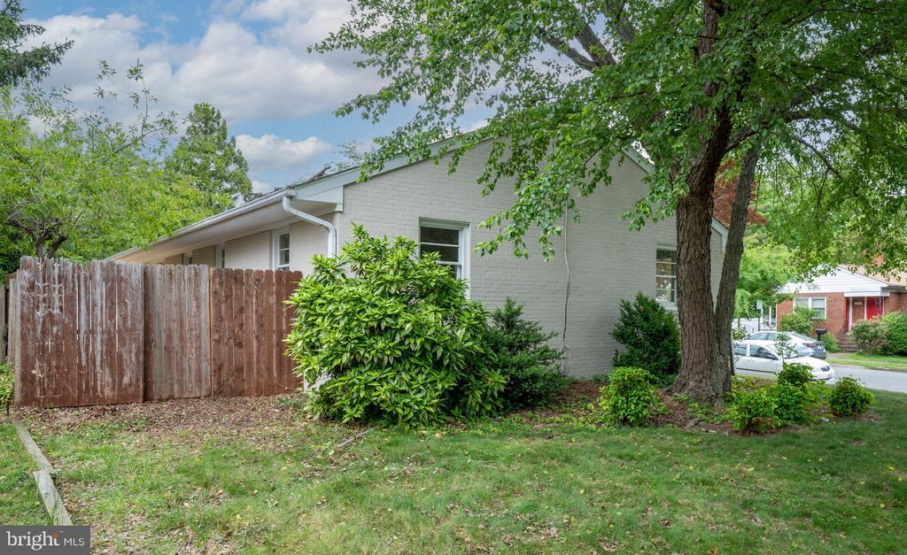 Fredericksburg, Virginia, 22401, United States, 3 Bedrooms Bedrooms, ,2 BathroomsBathrooms,Residential,For Sale,1805404
