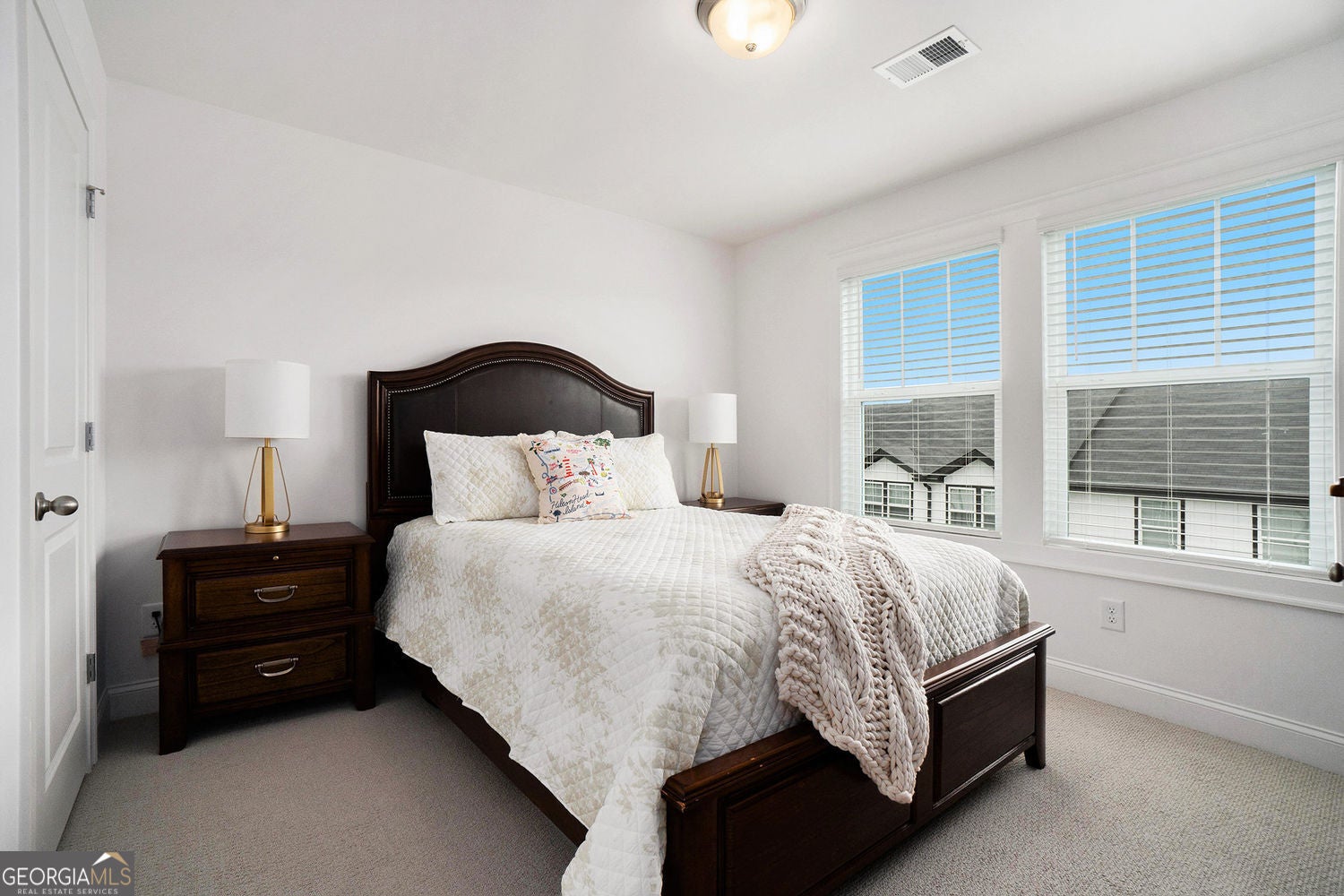 Smyrna, Georgia, 30126, United States, 4 Bedrooms Bedrooms, ,4 BathroomsBathrooms,Residential,For Sale,1959897