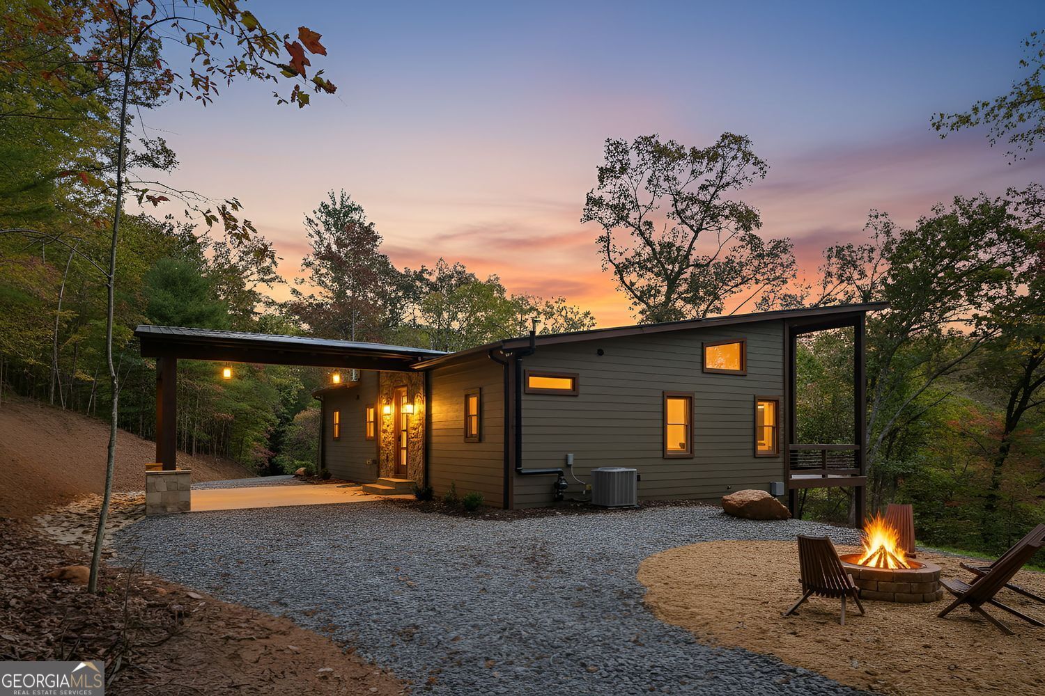 Mineral Bluff, Georgia, 30559, United States, 4 Bedrooms Bedrooms, ,4 BathroomsBathrooms,Residential,For Sale,1962222