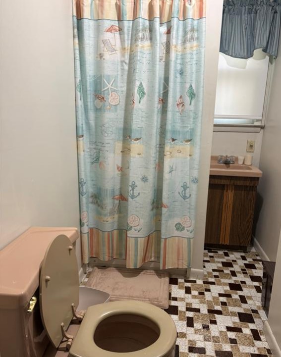 Maywood, New Jersey, 07607, United States, 4 Bedrooms Bedrooms, ,2 BathroomsBathrooms,Residential,For Sale,1872132