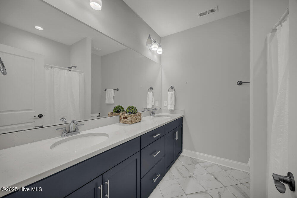 Wilmington, North Carolina, 28412, United States, 4 Bedrooms Bedrooms, ,4 BathroomsBathrooms,Residential,For Sale,1996064